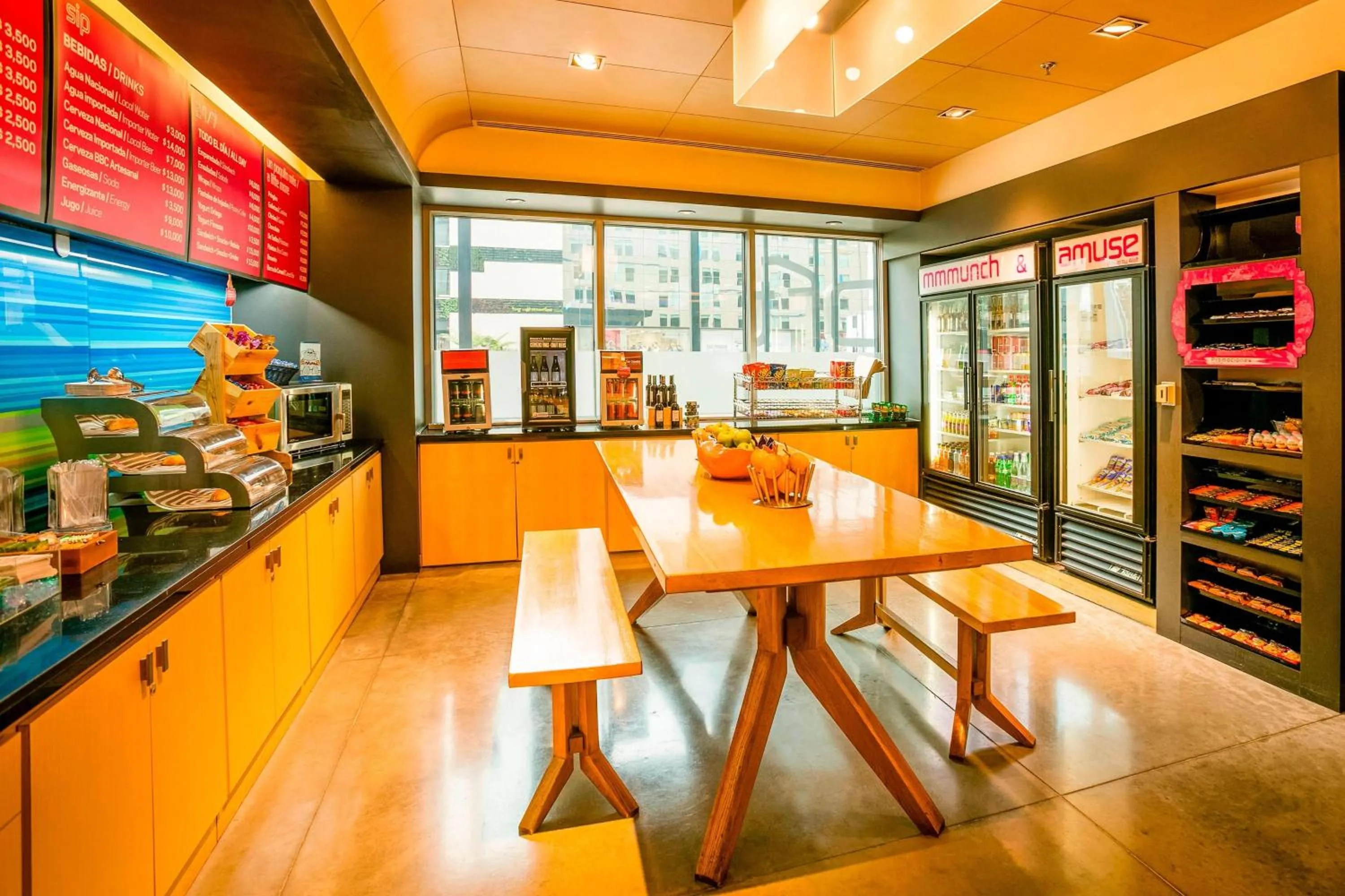 Restaurant/places to eat in Aloft Bogotá Airport