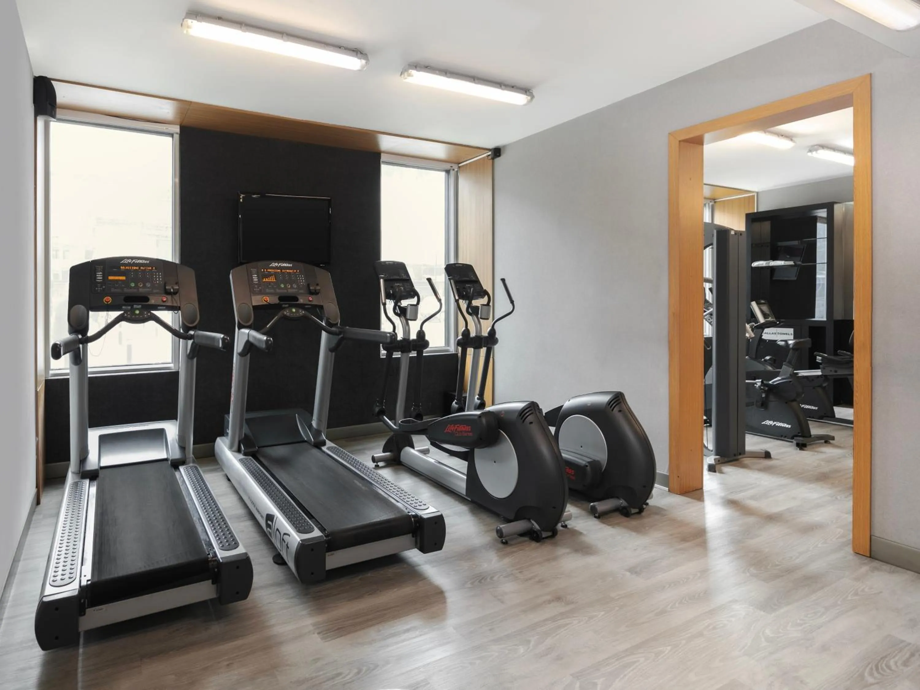 Fitness centre/facilities in Aloft Bogotá Airport