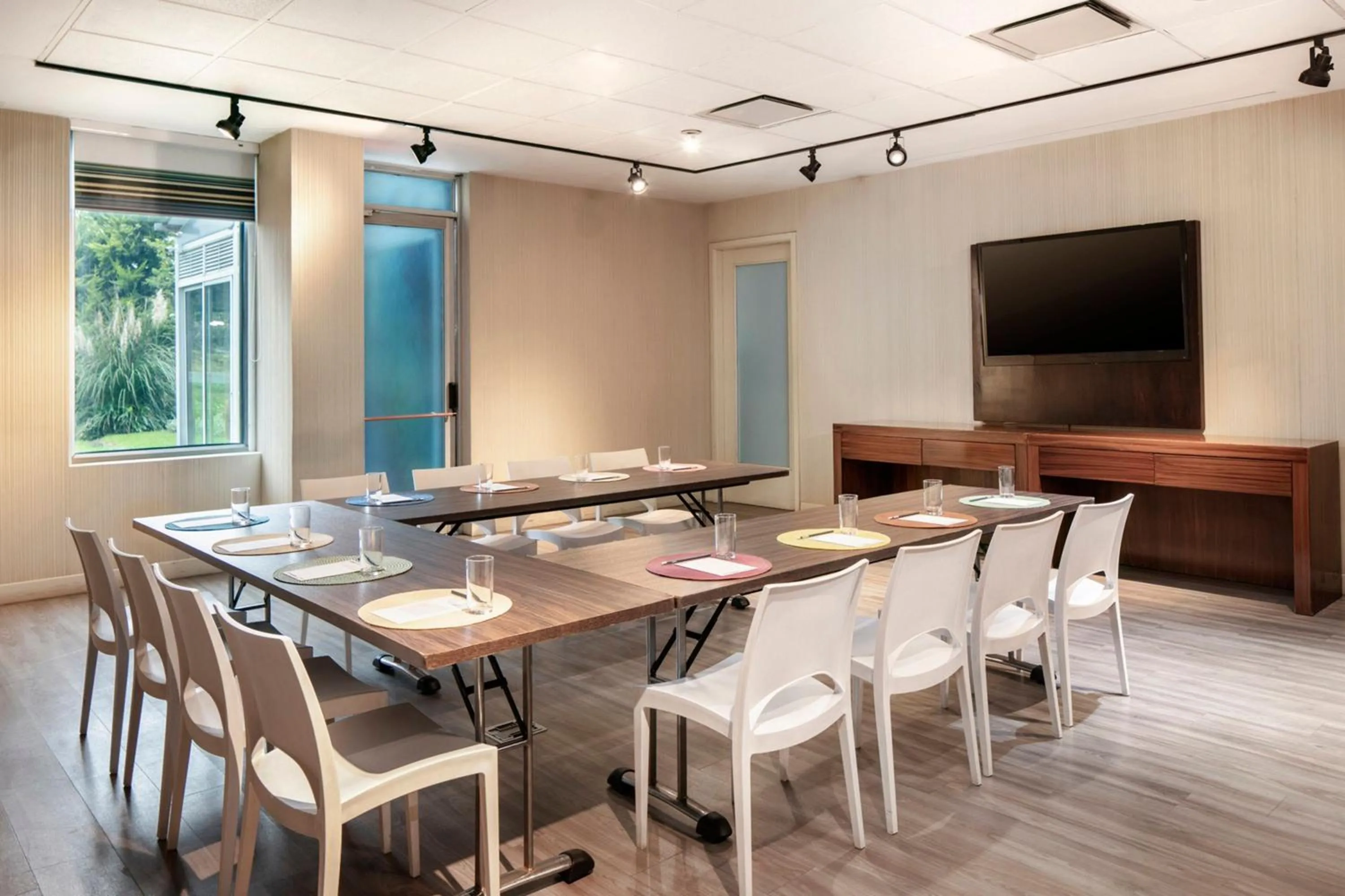 Meeting/conference room in Aloft Bogotá Airport