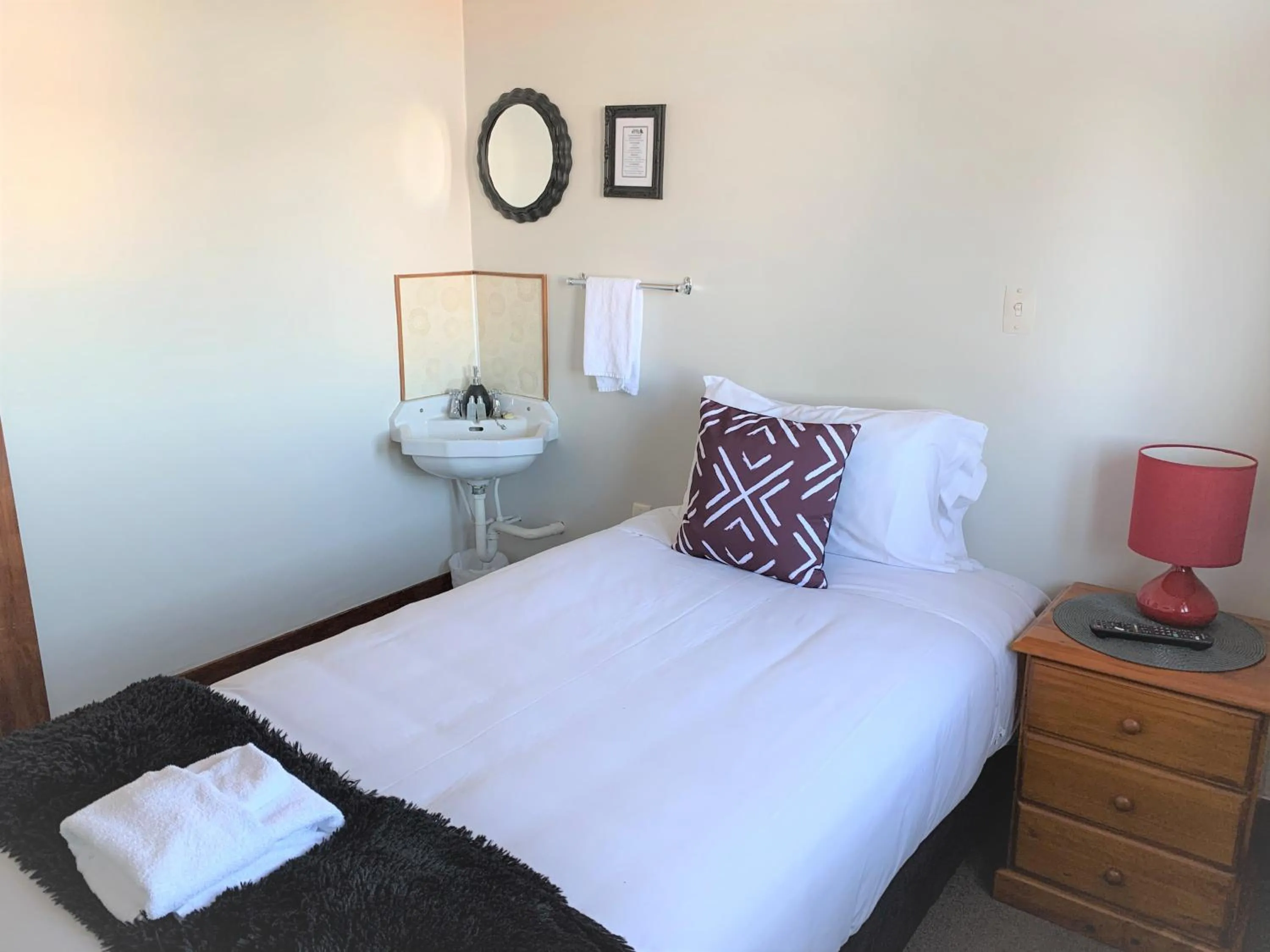 Bed in Ranfurly Hotel