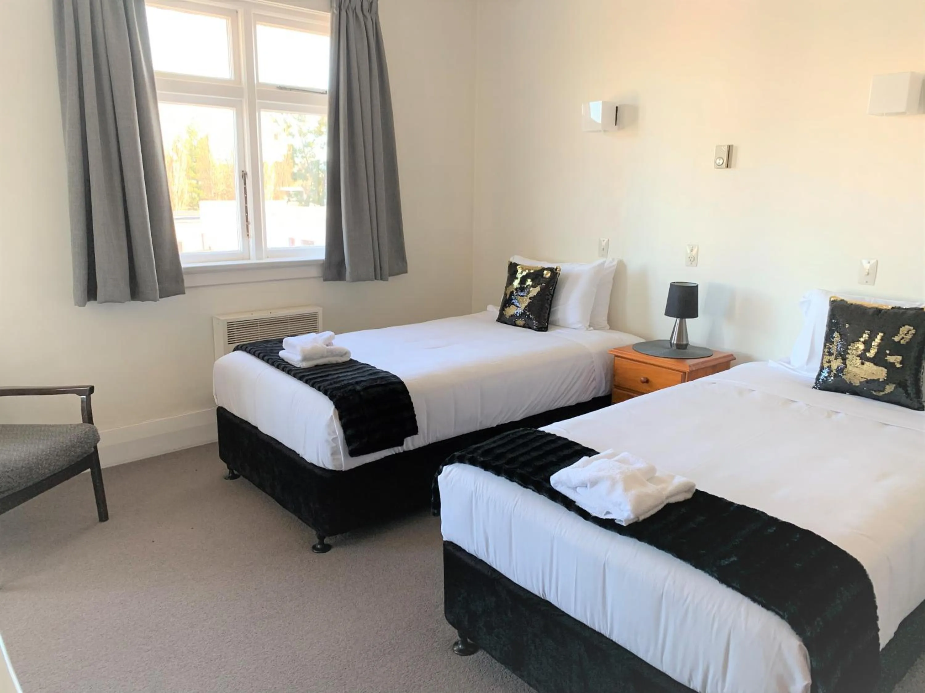 Bed in Ranfurly Hotel