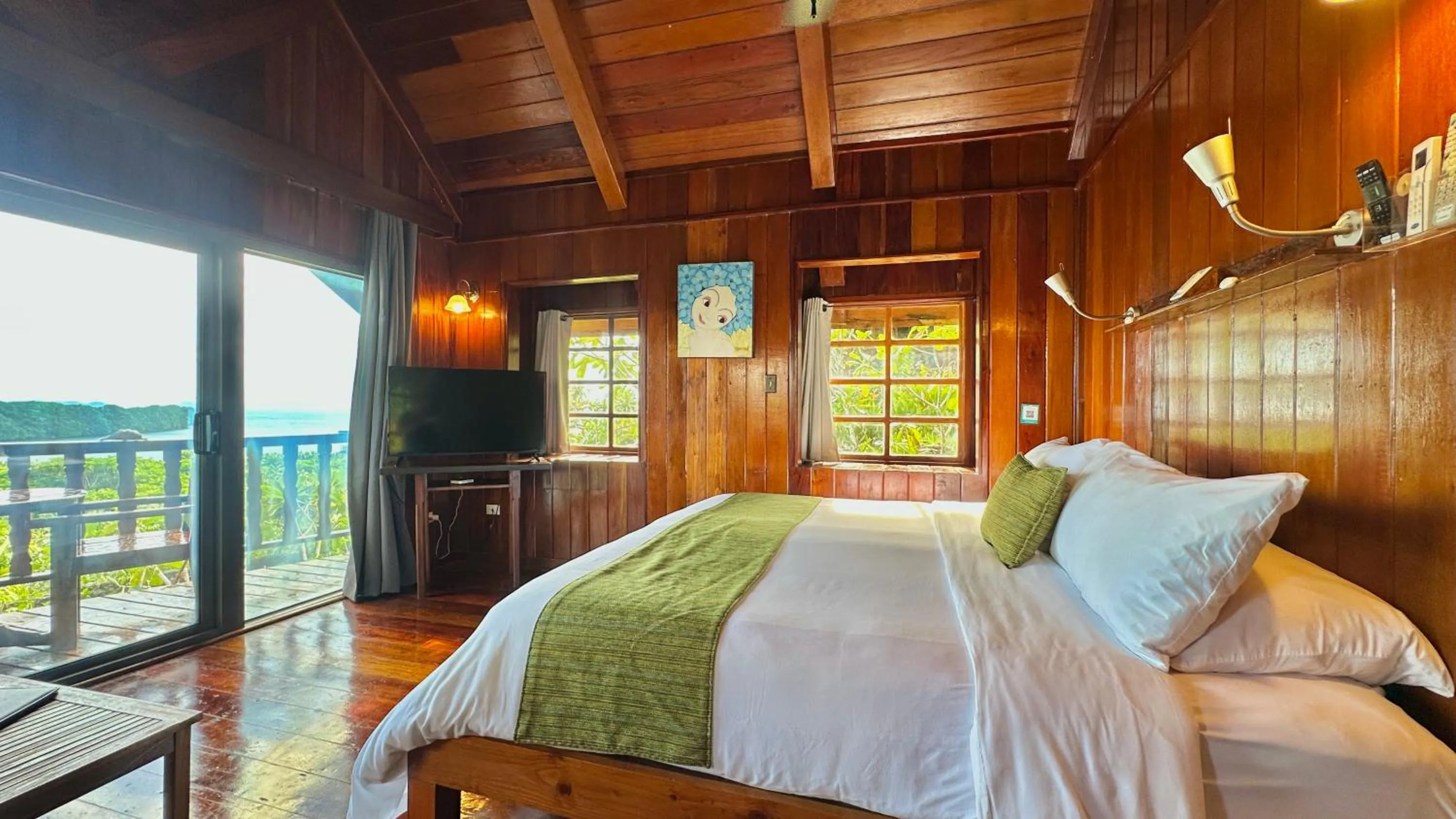 Bedroom, Bed in Palau Carolines Resort