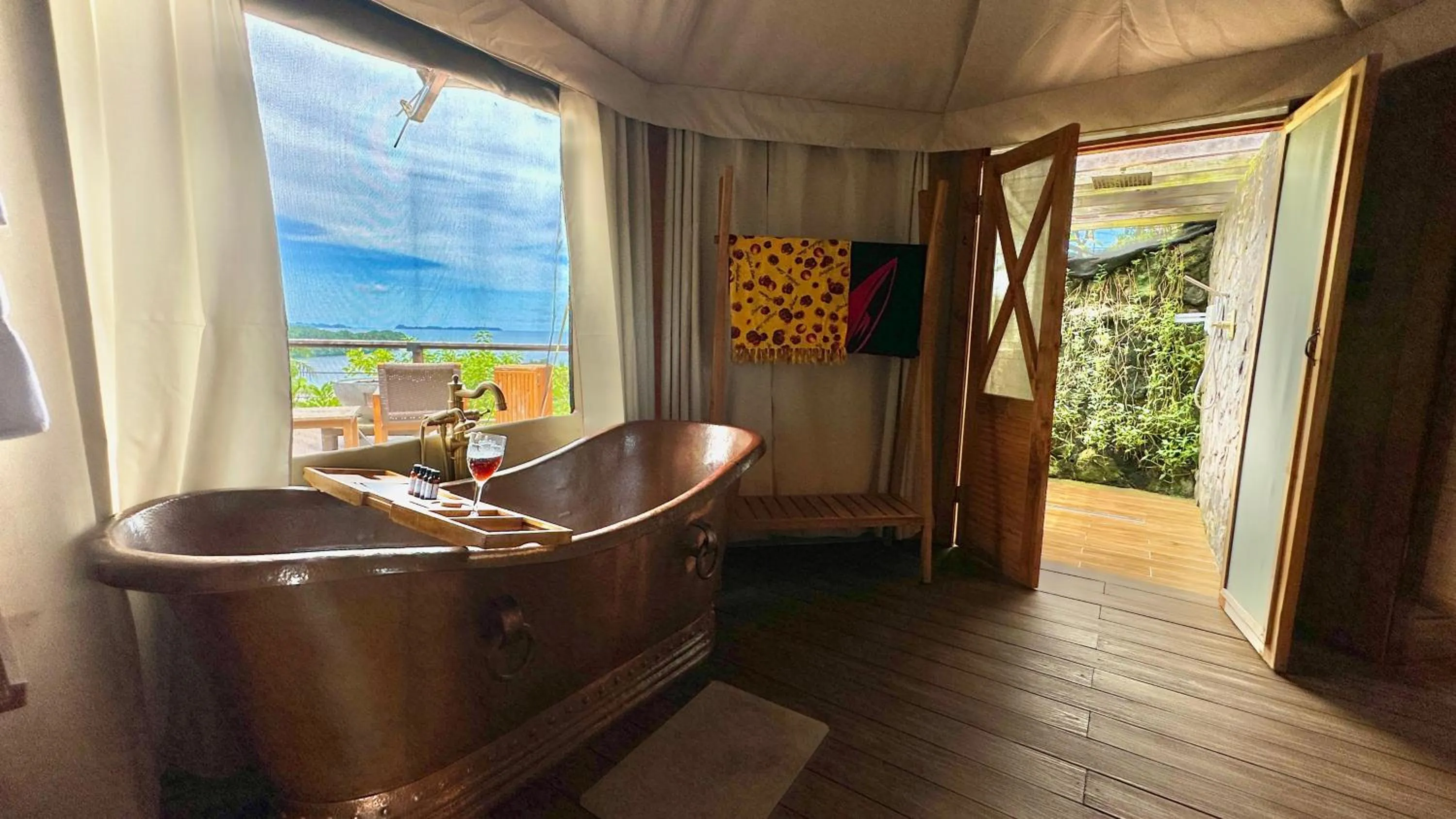 Bath in Palau Carolines Resort