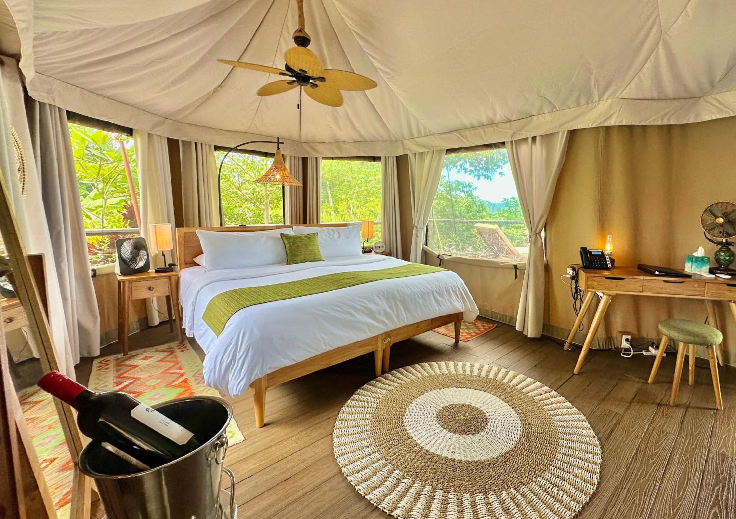 Bedroom, Bed in Palau Carolines Resort