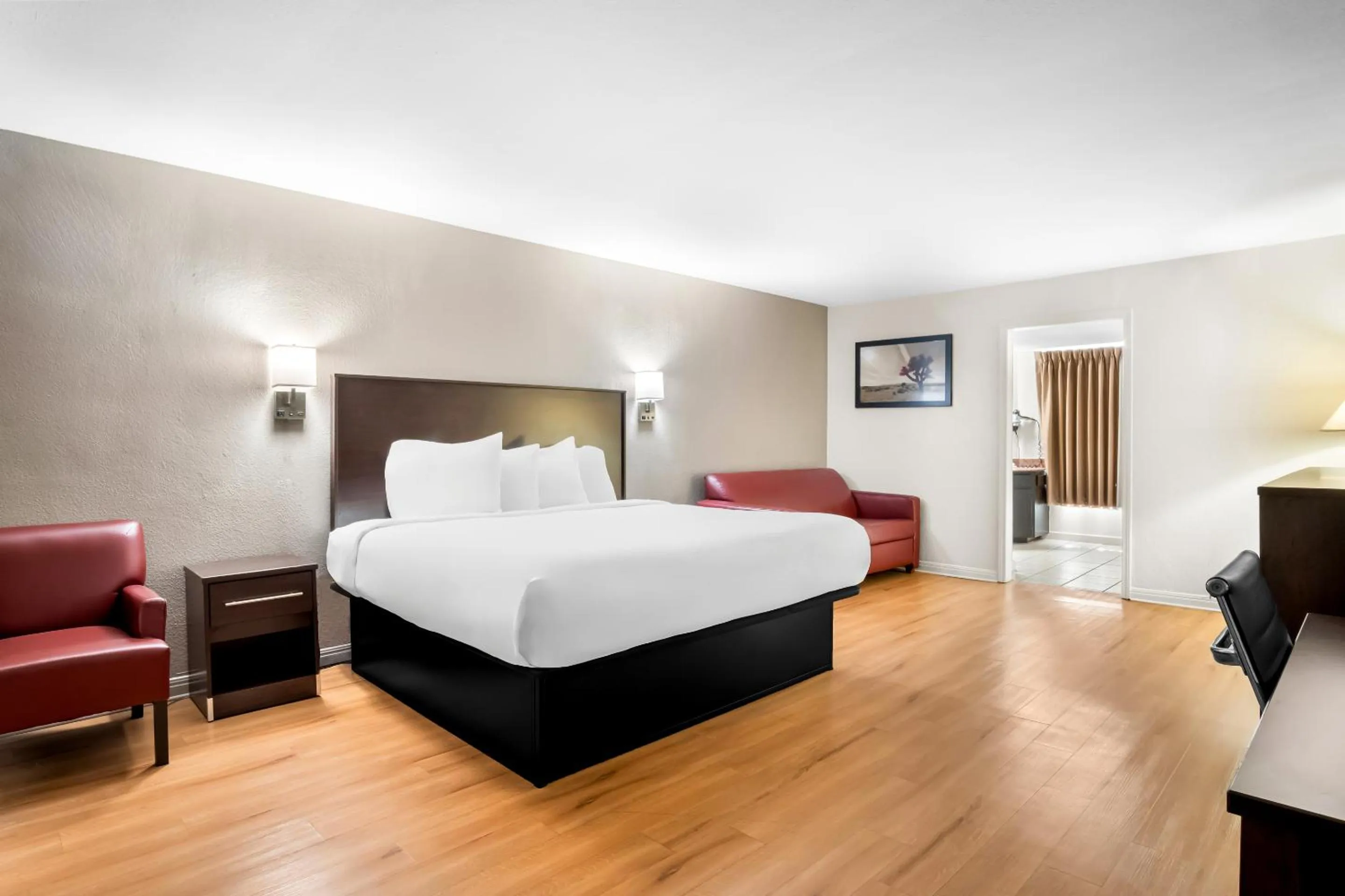 Bed in Rodeway Inn Waco Downtown near University