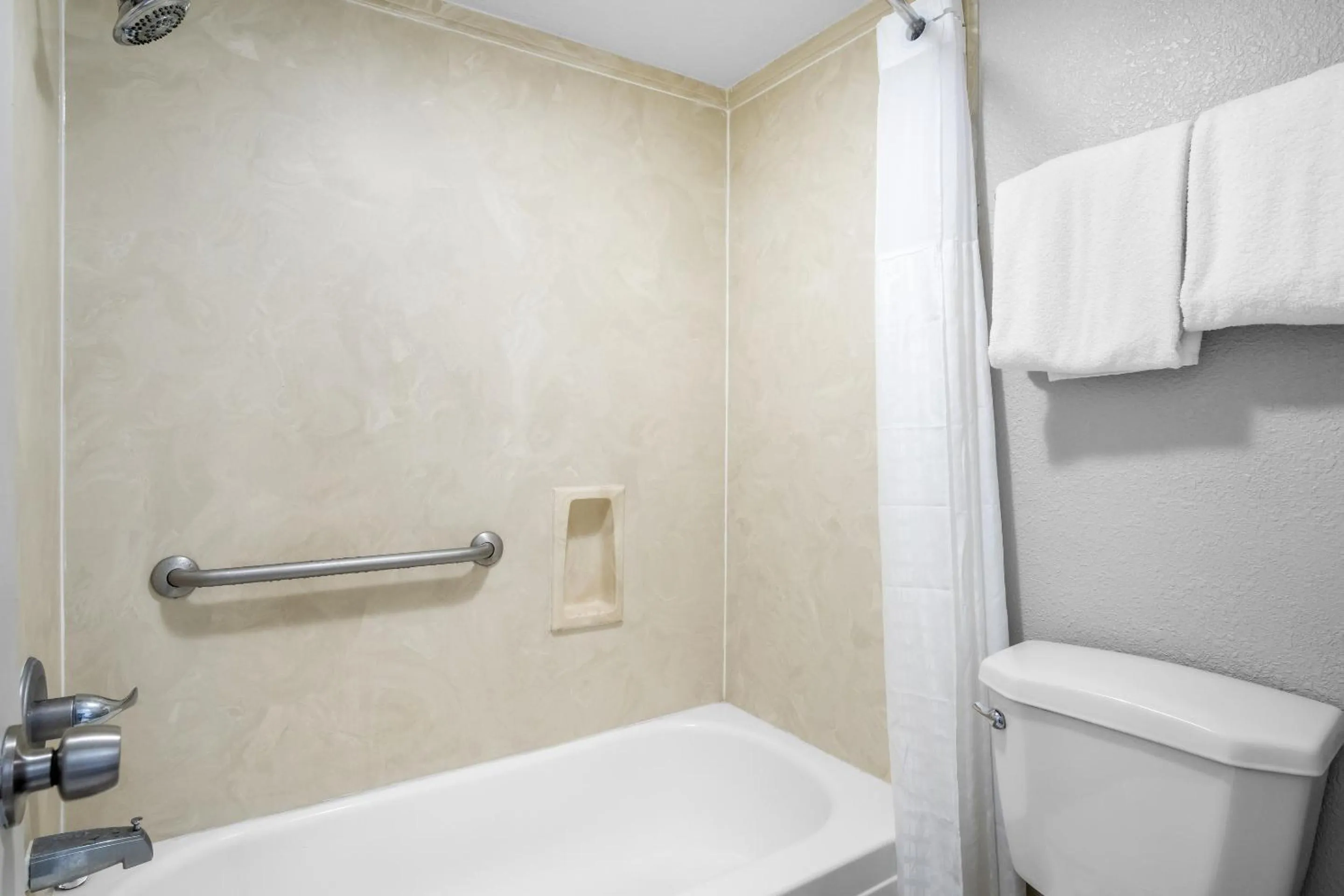 Rodeway Inn Waco Downtown near University