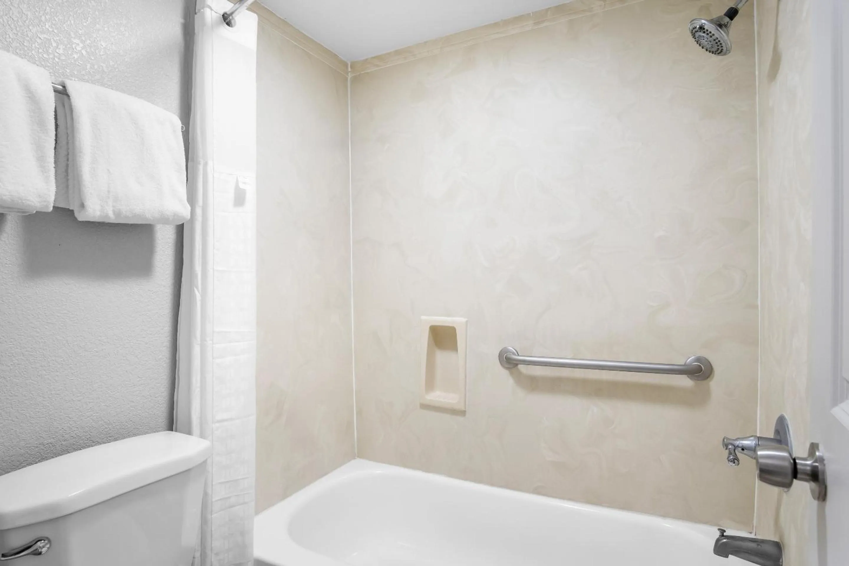 Rodeway Inn Waco Downtown near University