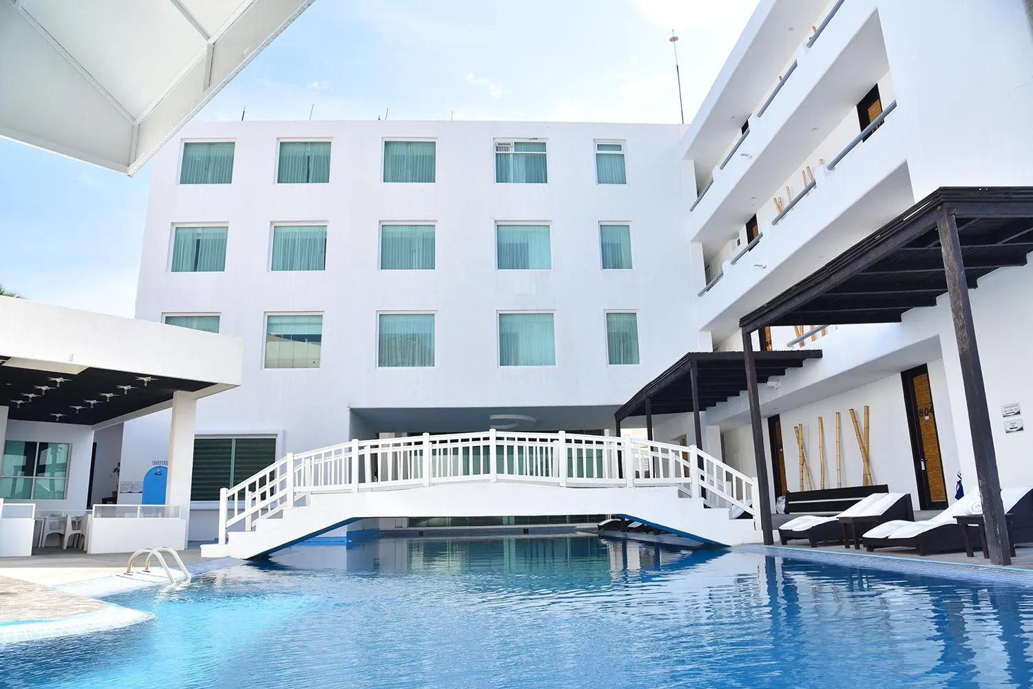 Property building, Swimming Pool in Best Western Plus Luna del Mar