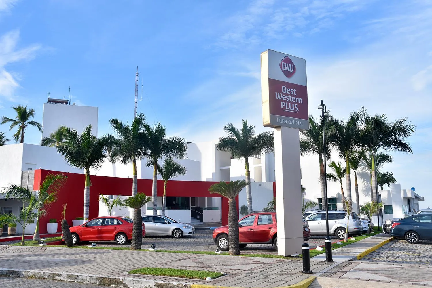 Facade/entrance, Property Building in Best Western Plus Luna del Mar