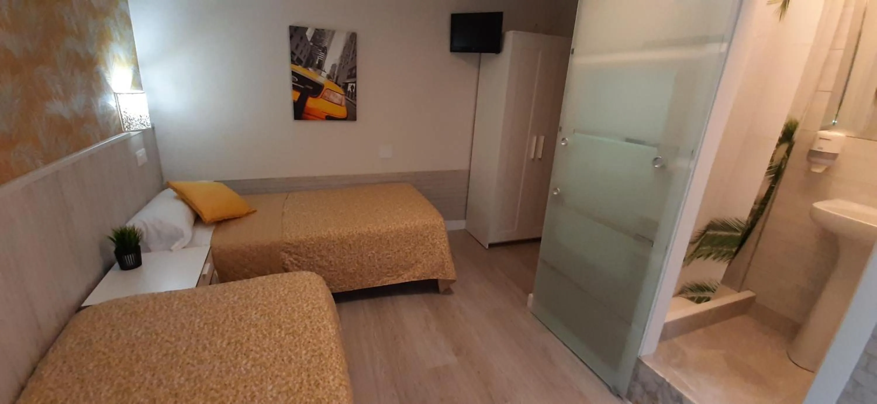 Photo of the whole room, Bed in Hostal Verdemar