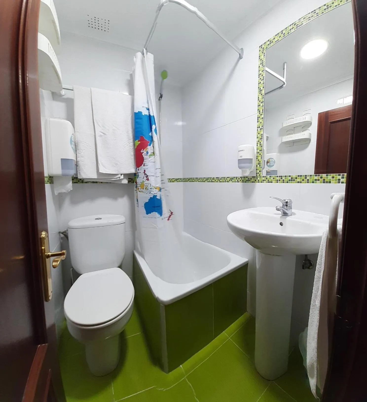 Bathroom in Hostal Verdemar