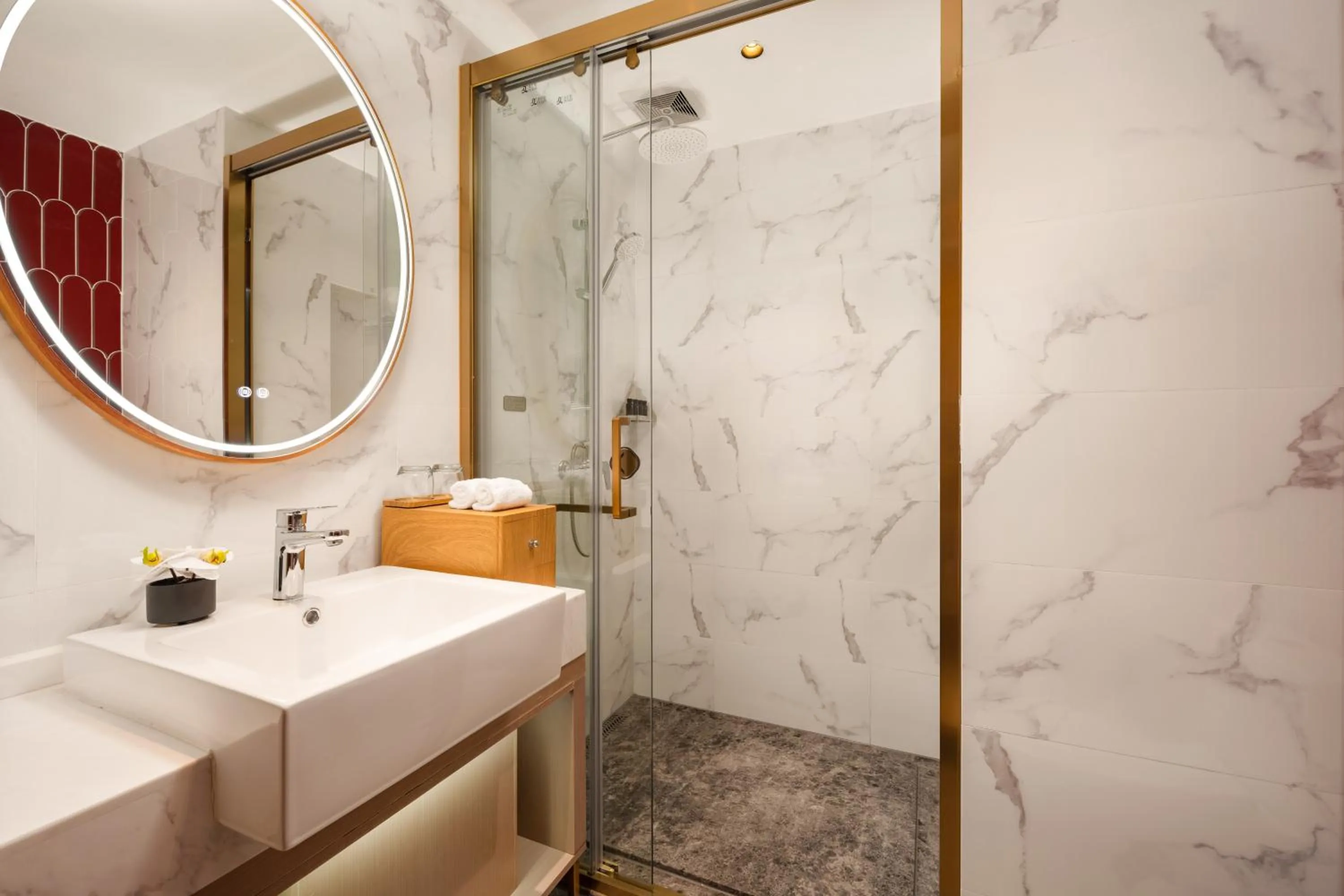 Shower in Guangzhou Wogo Yuanbao Hotel-Zhujiang New Town