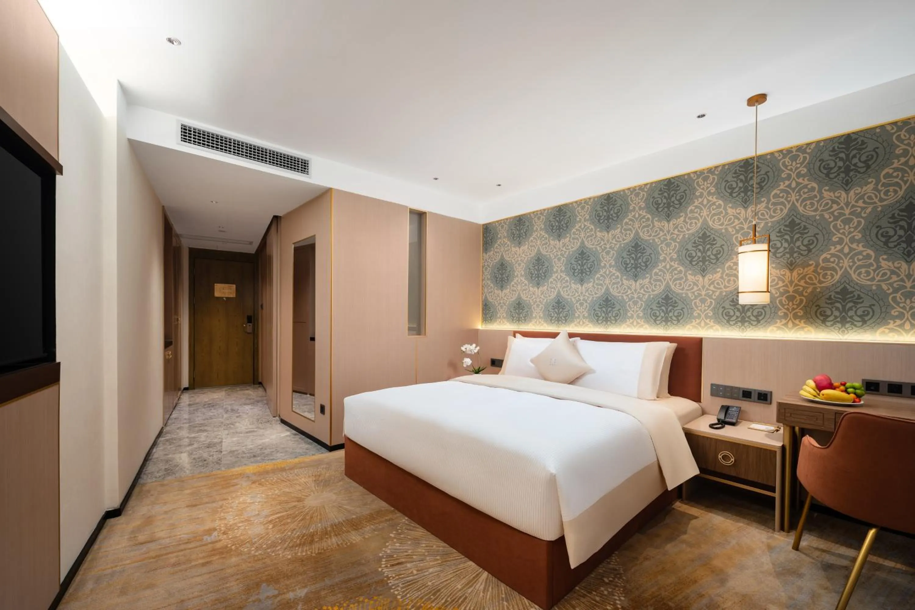 Photo of the whole room, Bed in Guangzhou Wogo Yuanbao Hotel-Zhujiang New Town