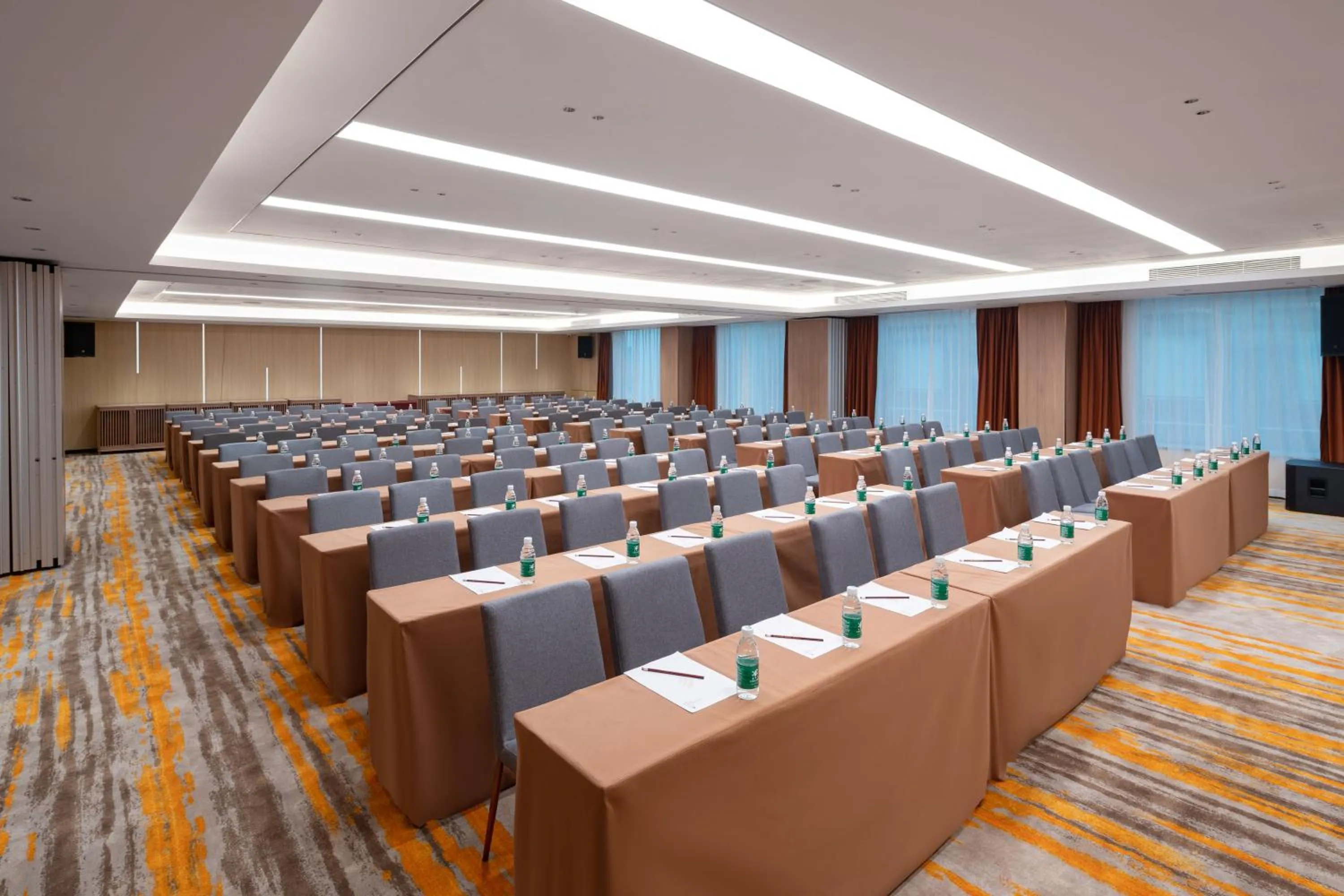 Meeting/conference room in Guangzhou Wogo Yuanbao Hotel-Zhujiang New Town