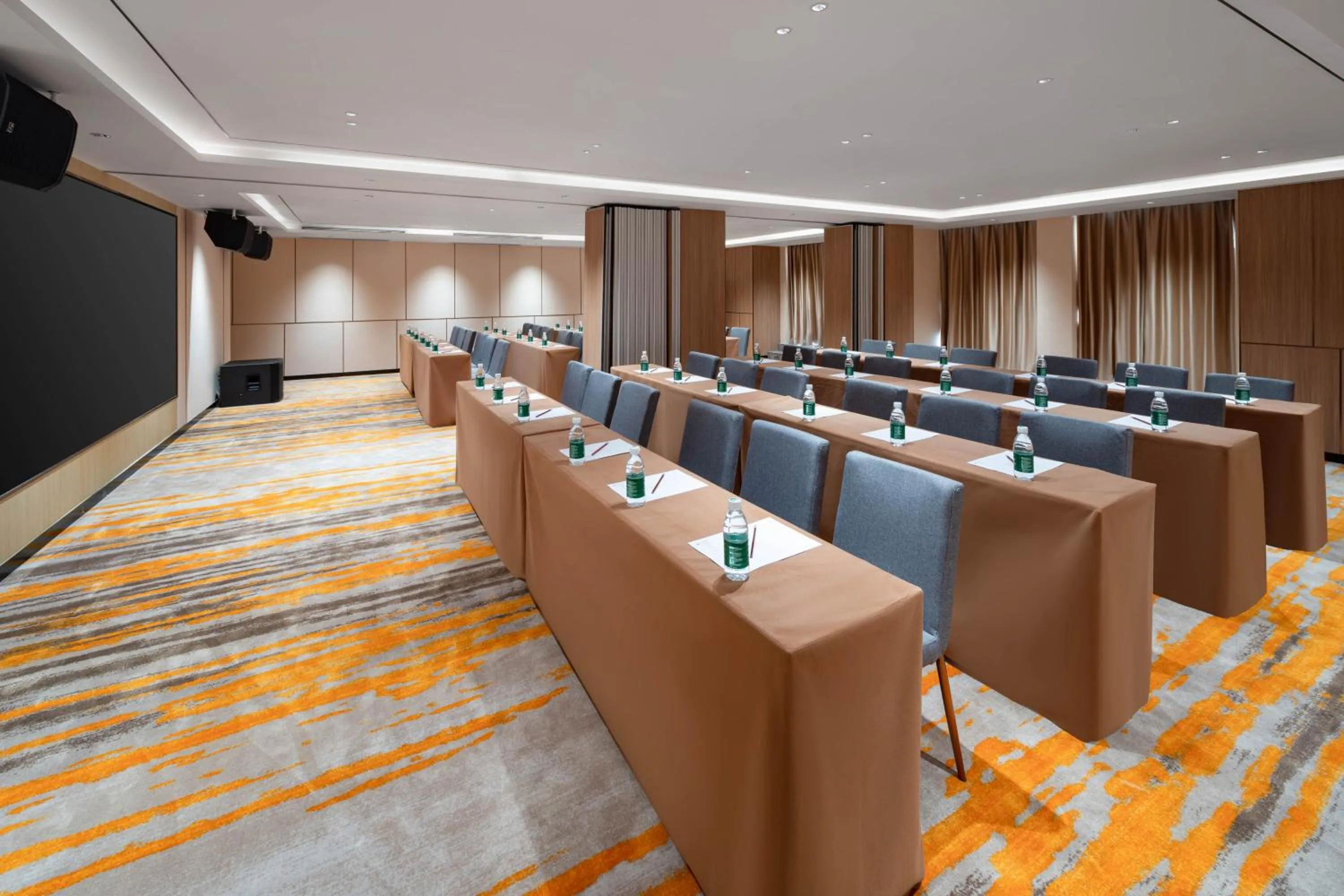 Meeting/conference room in Guangzhou Wogo Yuanbao Hotel-Zhujiang New Town