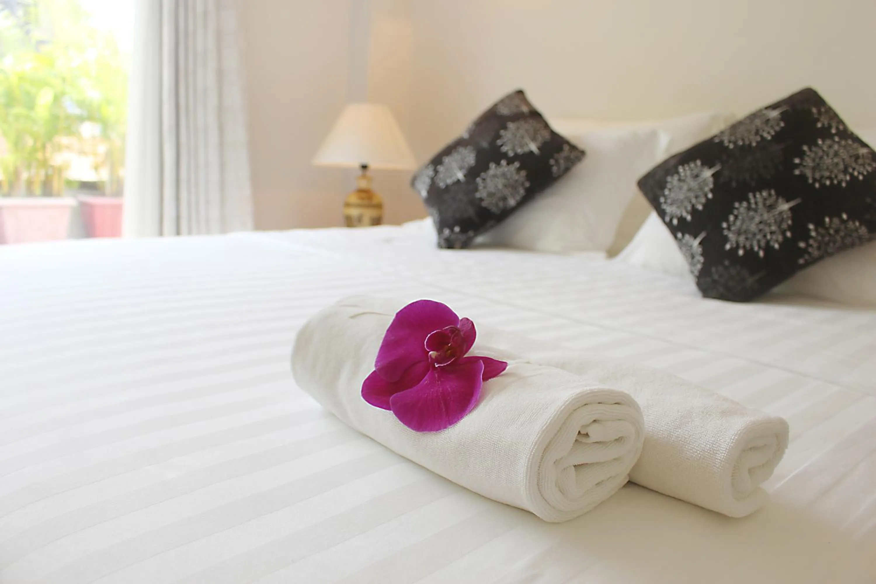 Bed in Downtown Retro Serviced Apartment