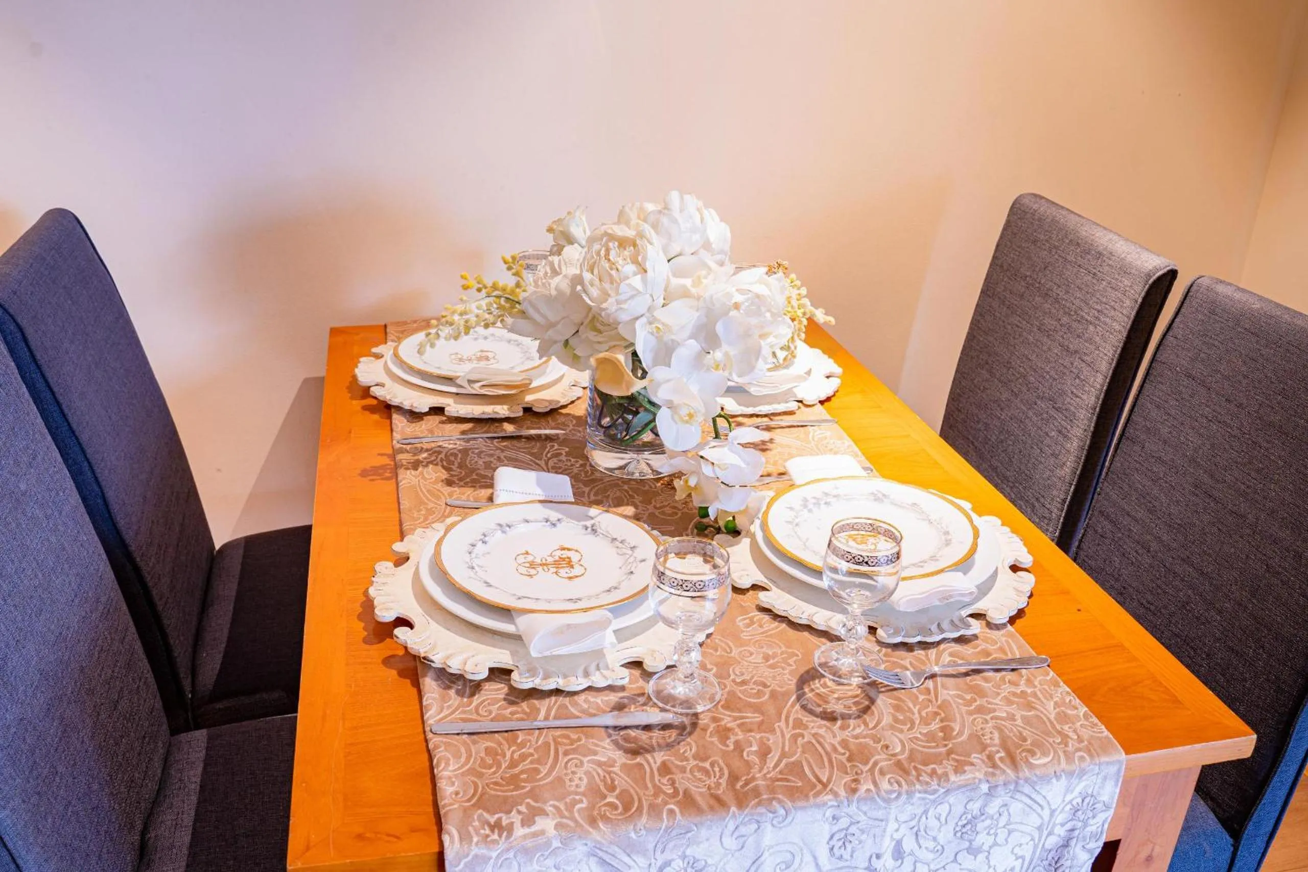 Downtown Retro Serviced Apartment