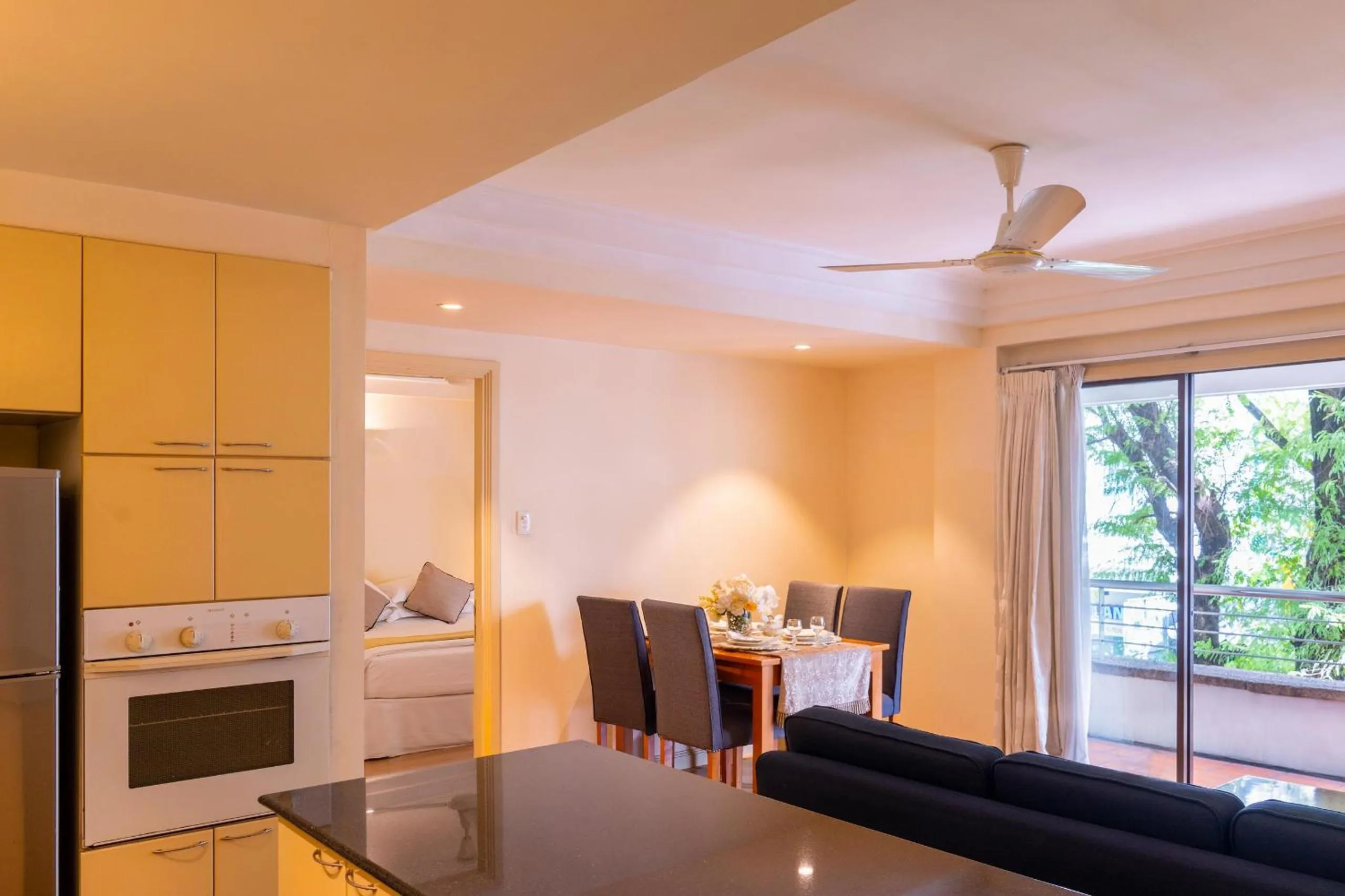 Downtown Retro Serviced Apartment