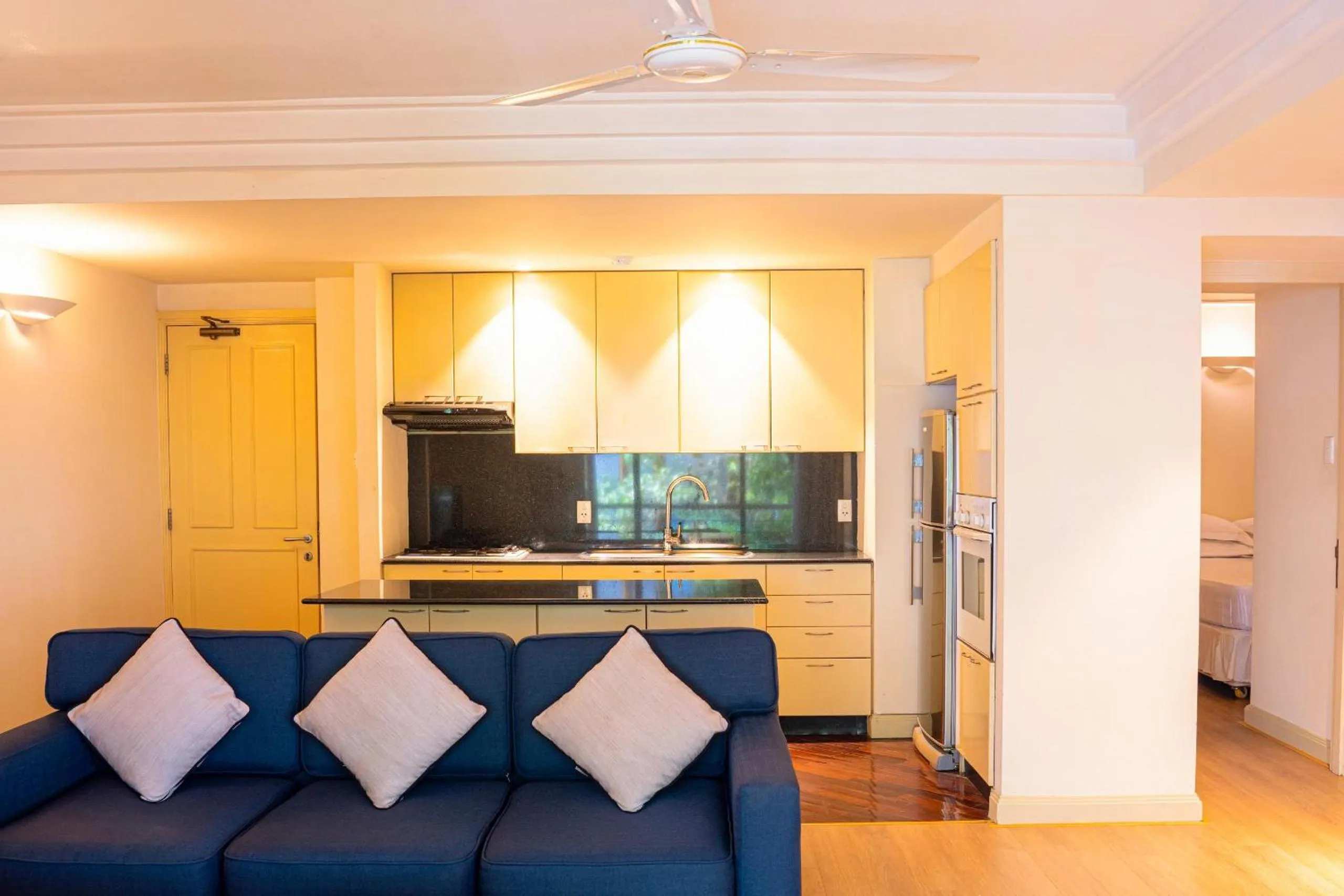 Downtown Retro Serviced Apartment