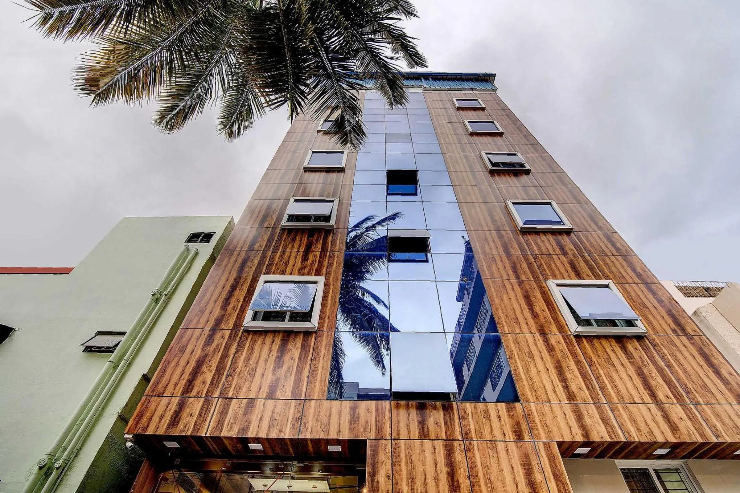 Facade/entrance in Hotel O Varcity Plaza