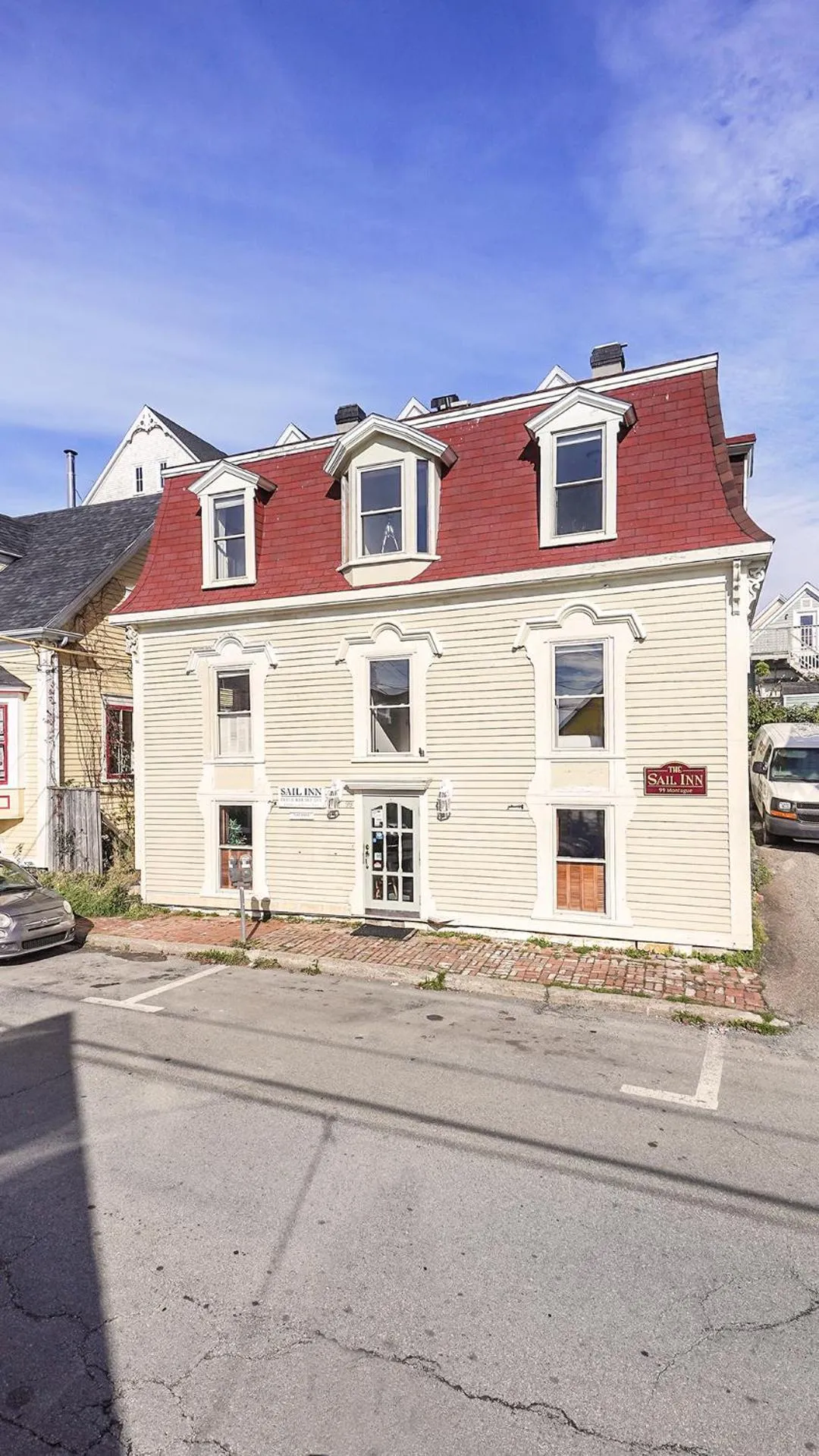 Sail Inn Lunenburg