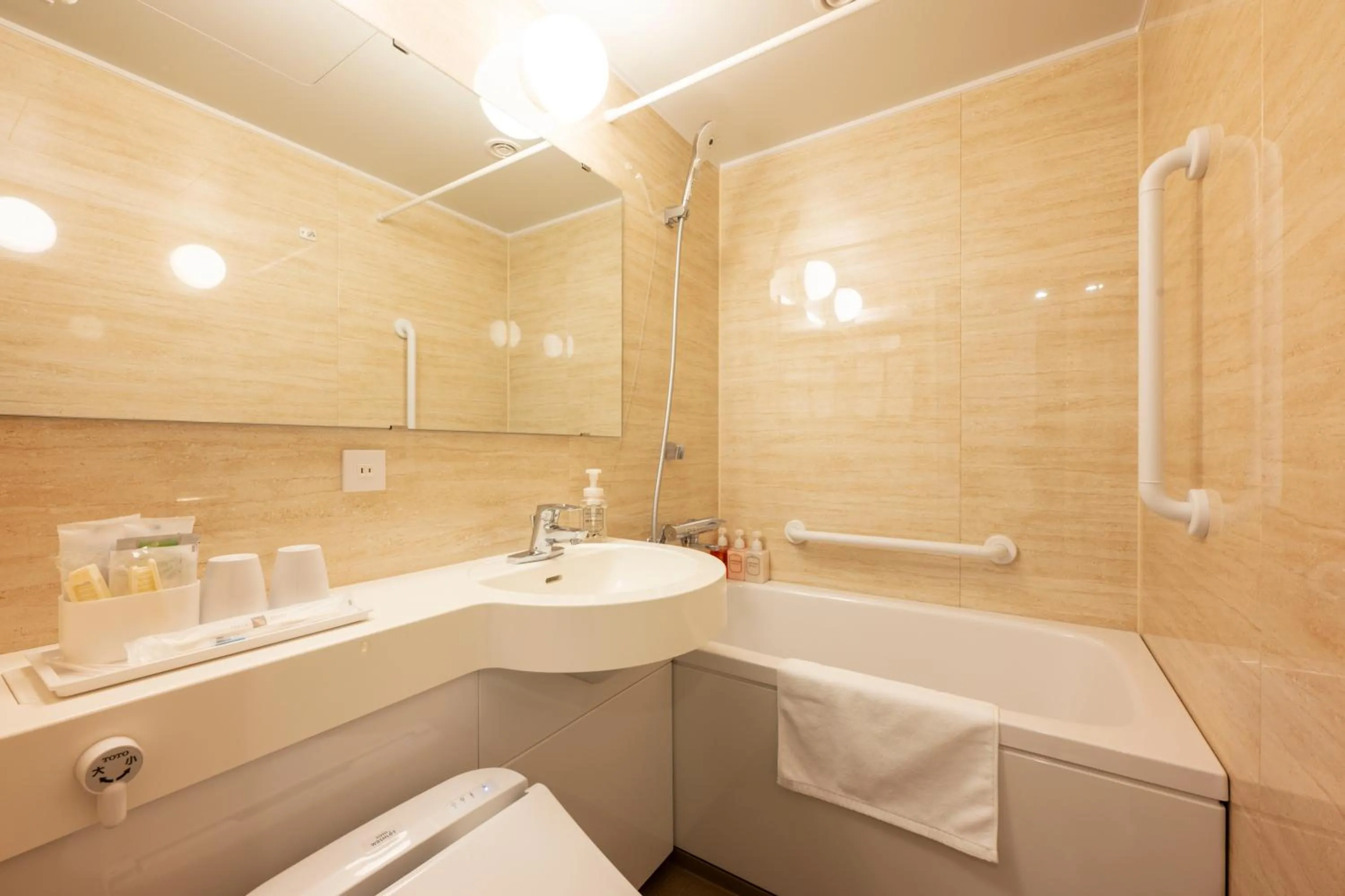 Shower in Hotel New Yokosuka