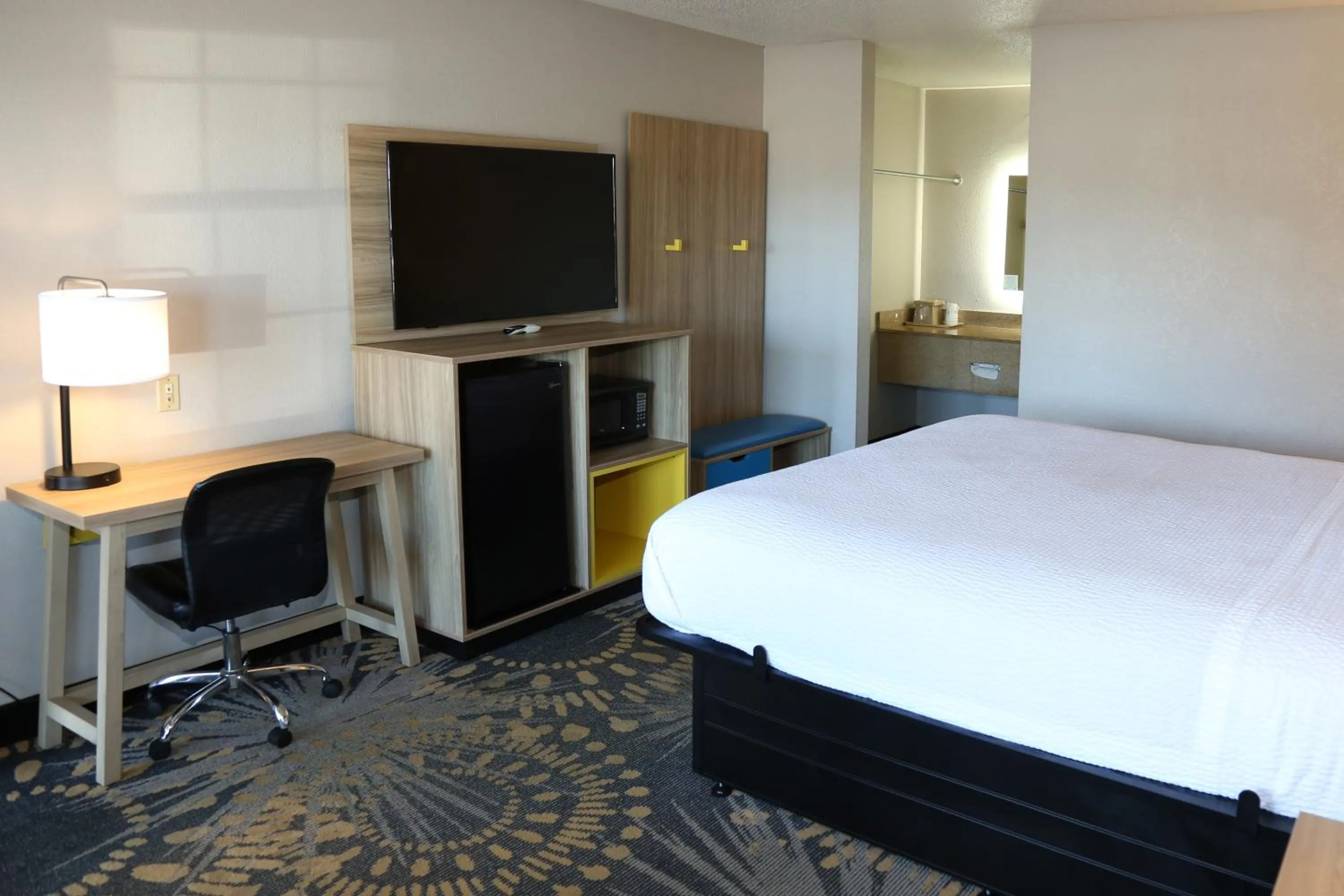 Bed in Days Inn by Wyndham Monroe, Louisiana