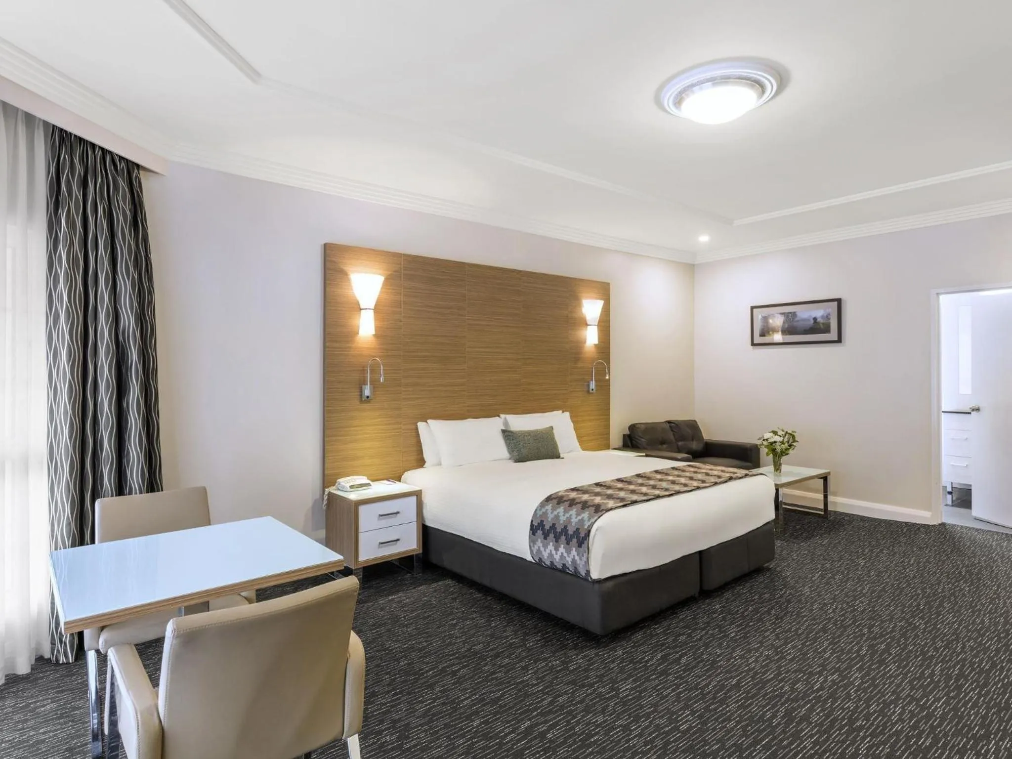 Bedroom, Bed in Mercure Goulburn
