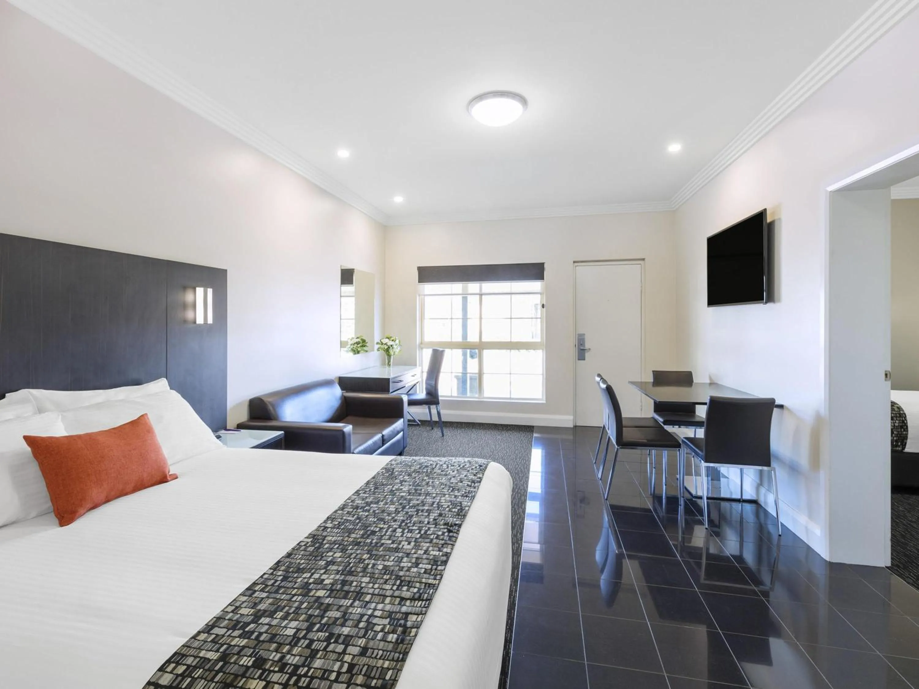 Bedroom, Bed in Mercure Goulburn
