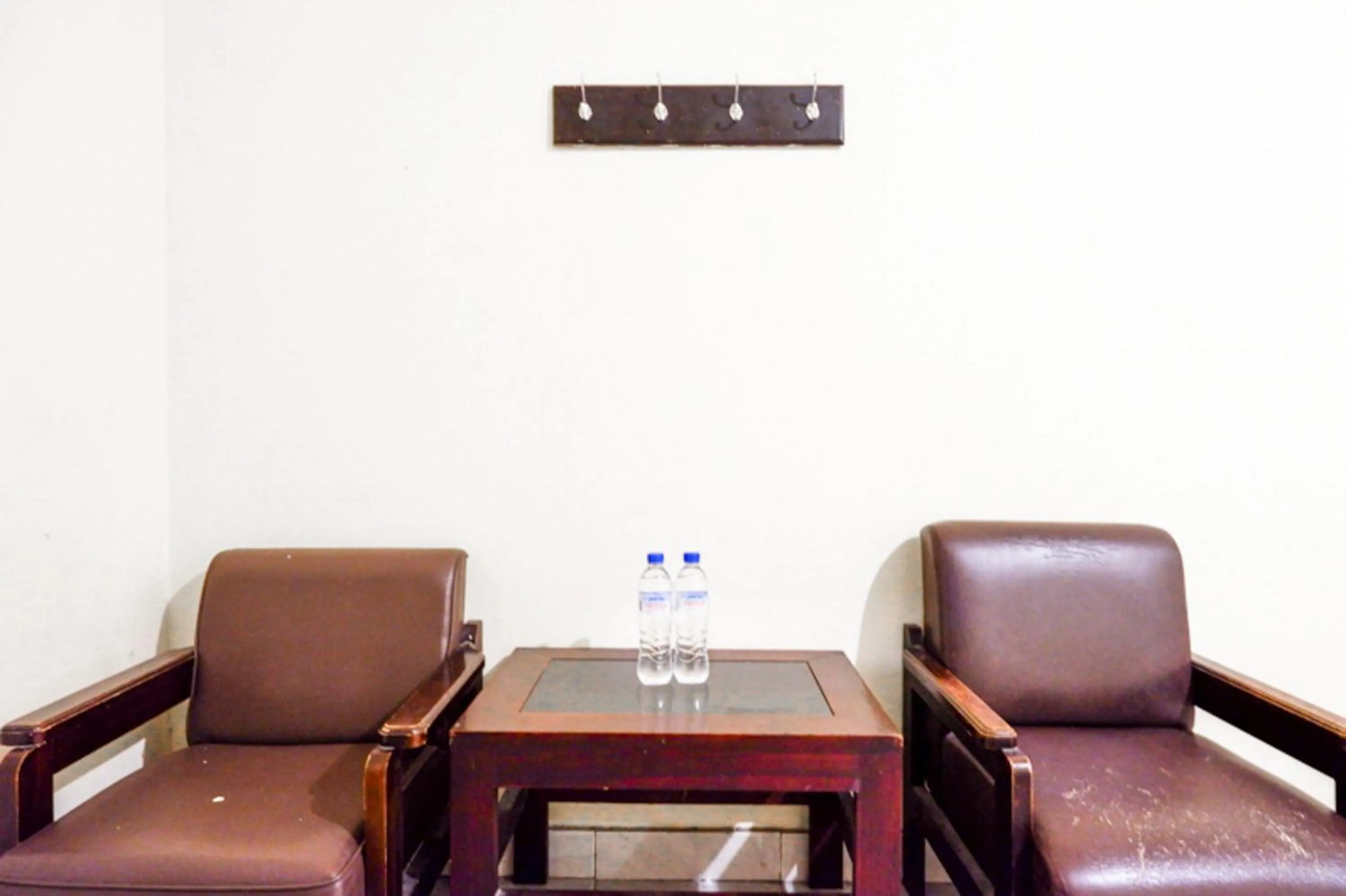 Seating area in RedDoorz @ Hotel Citra Indah