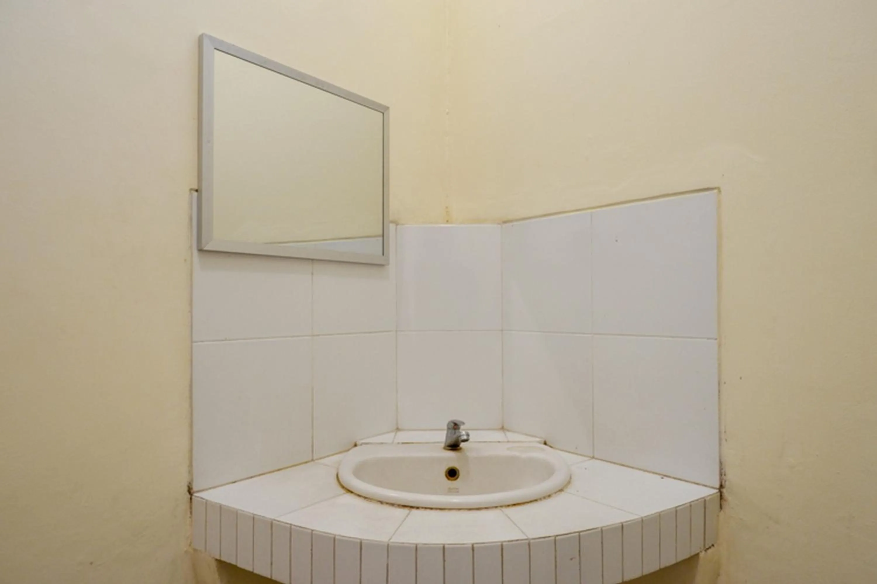 RedDoorz @ Hotel Citra Indah