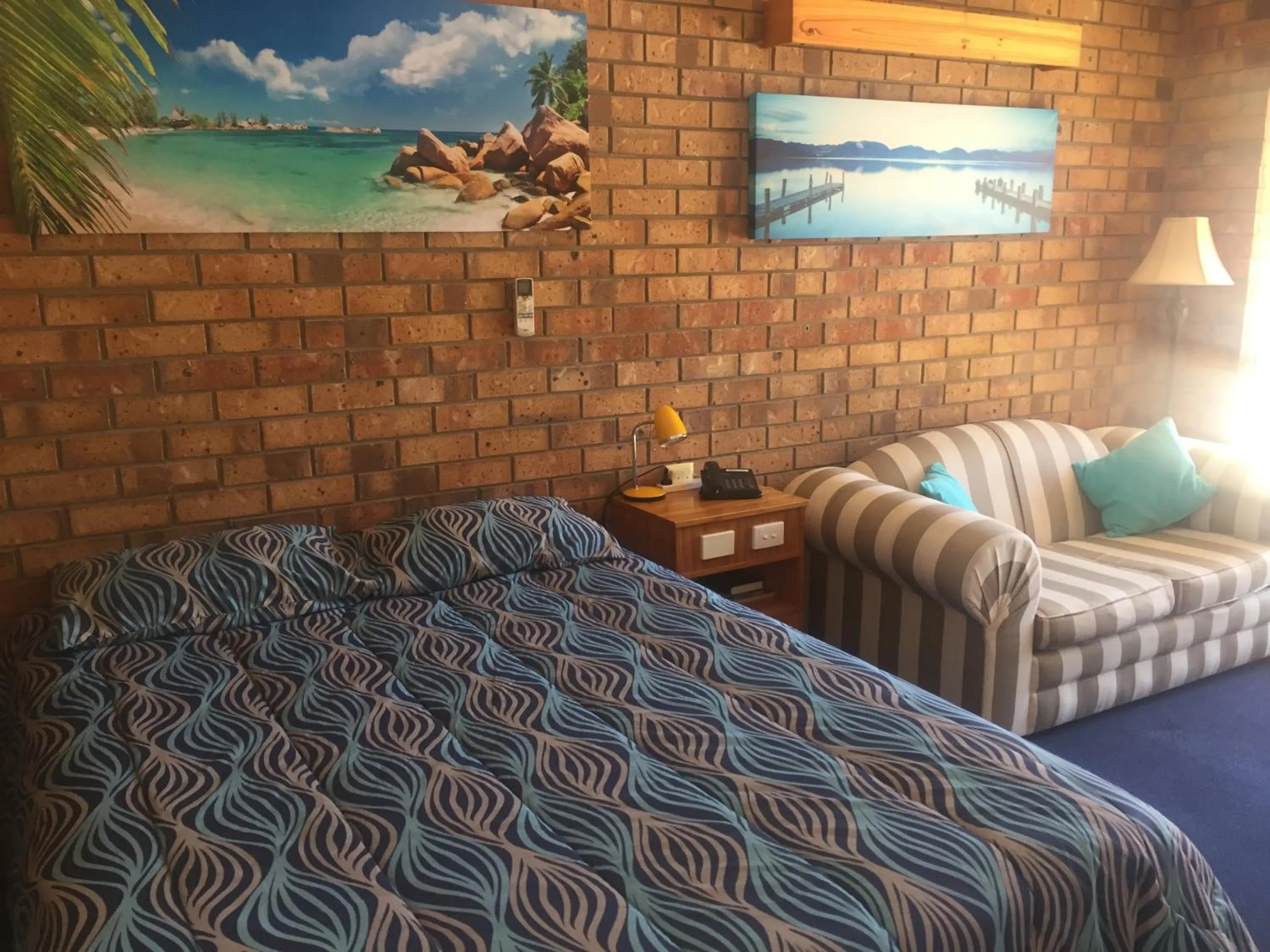Bed in Kadina Gateway Motor Inn