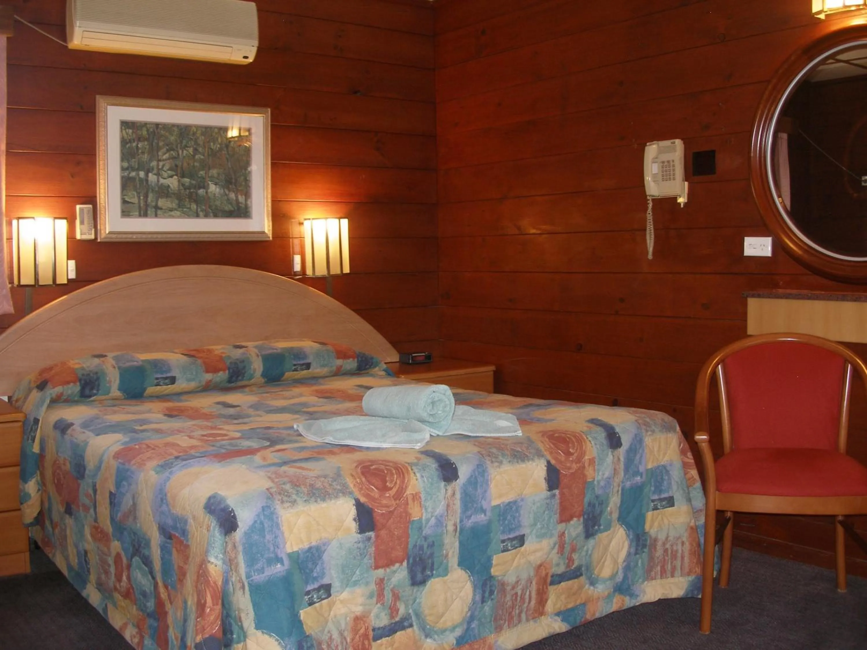 Bed in Mt Kuring-Gai Motel