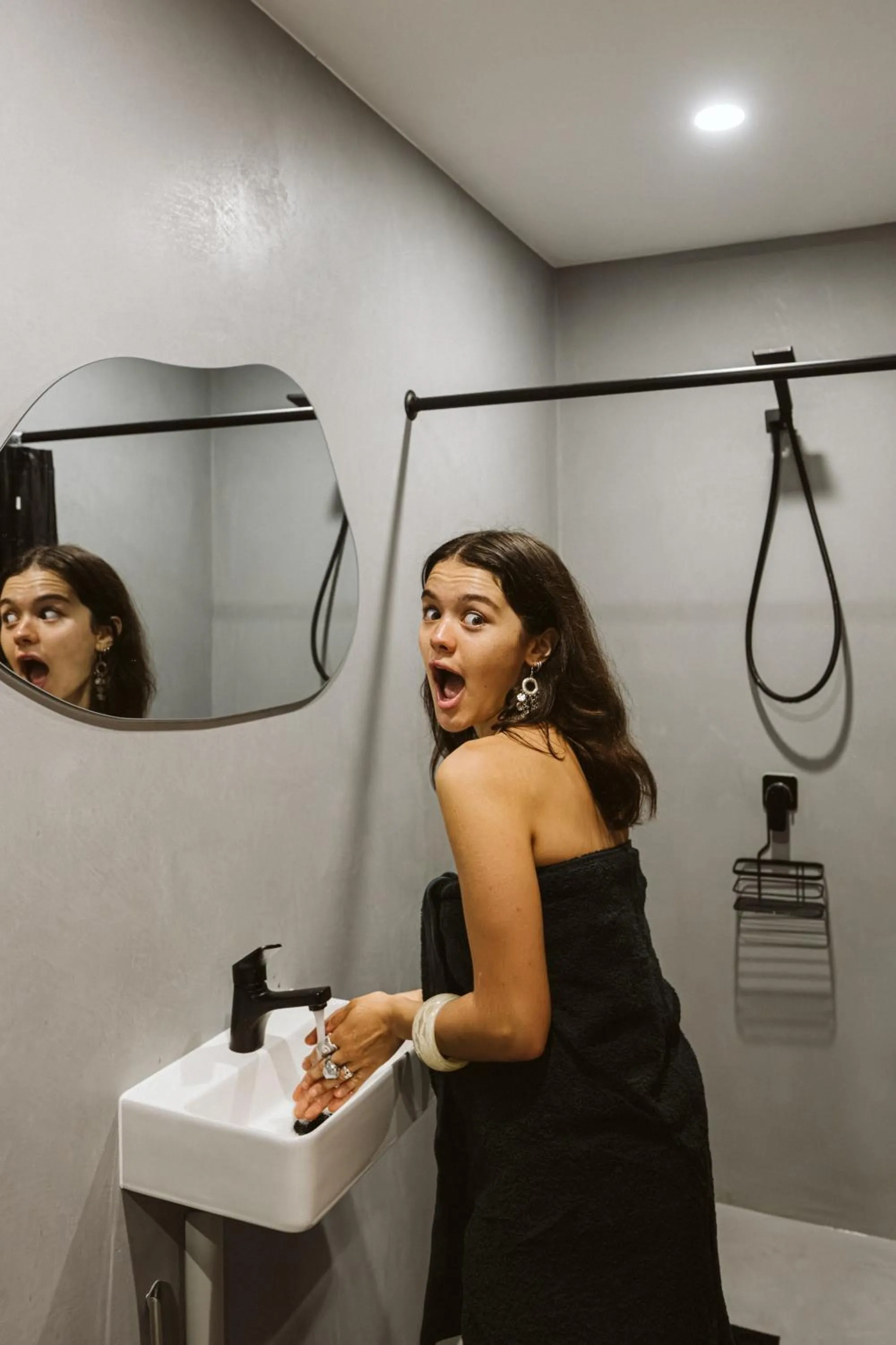 Shower in Summer House Sydney City