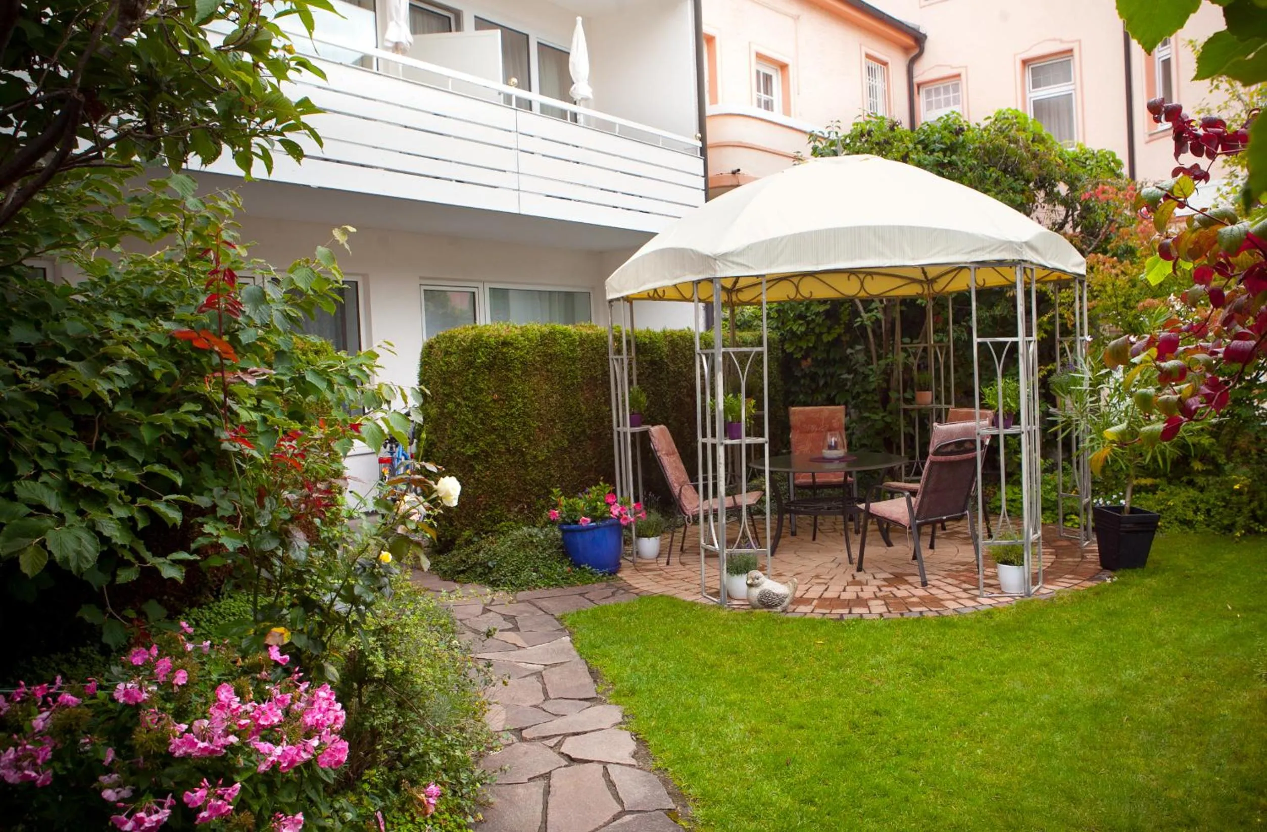 Facade/entrance in Kurhotel Roswitha