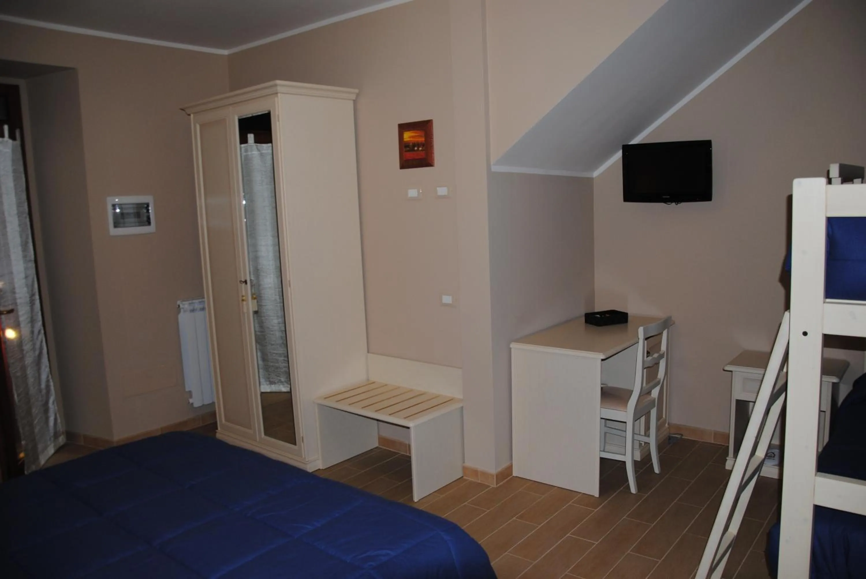 Decorative detail, Bed in La Chioccia