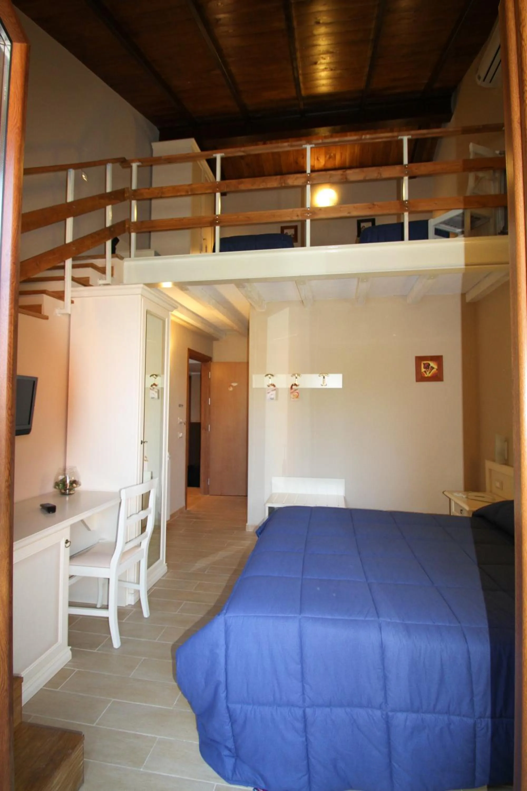 Decorative detail, Bed in La Chioccia