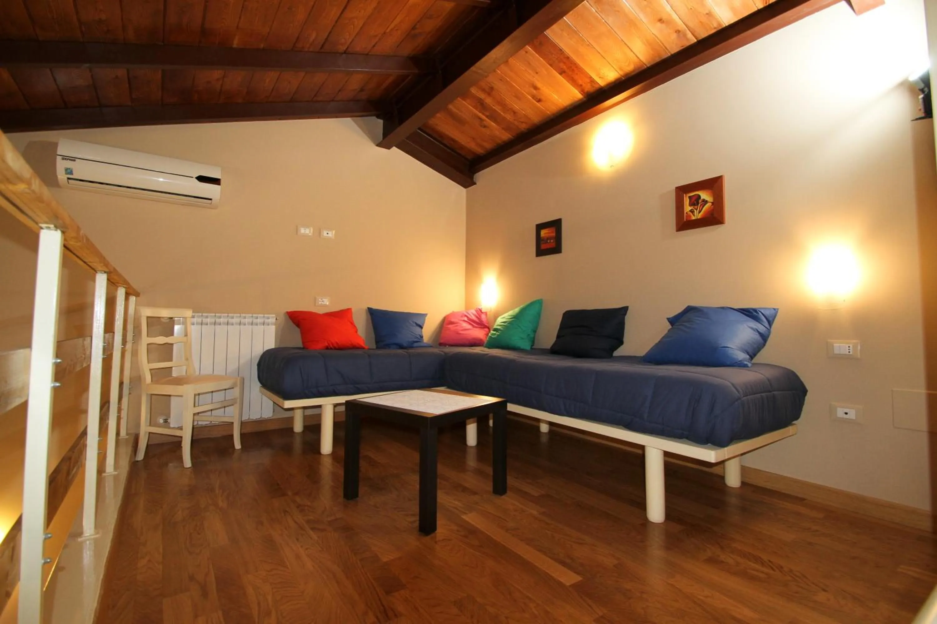 Decorative detail in La Chioccia