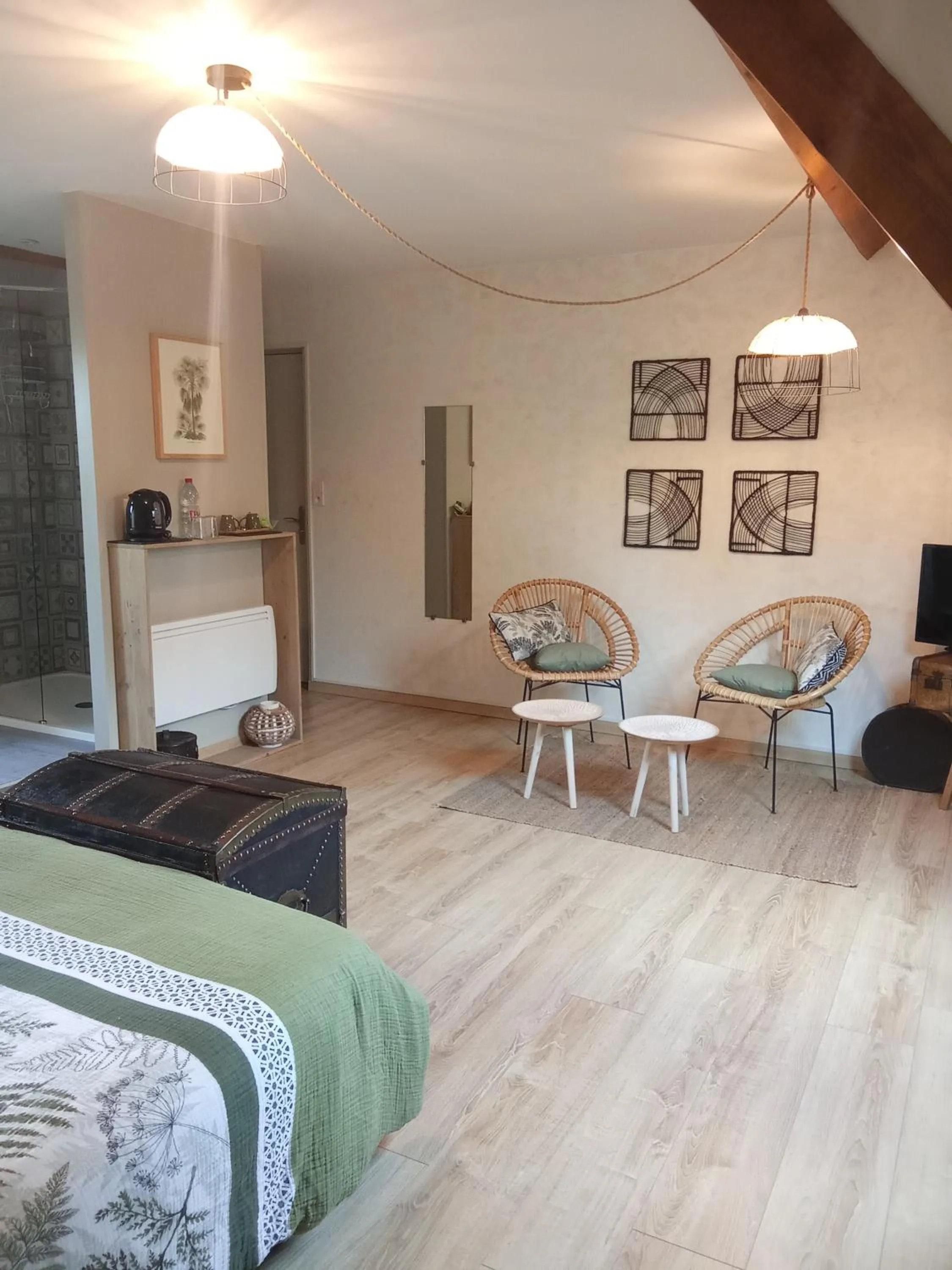 Photo of the whole room in Ailes et Iles