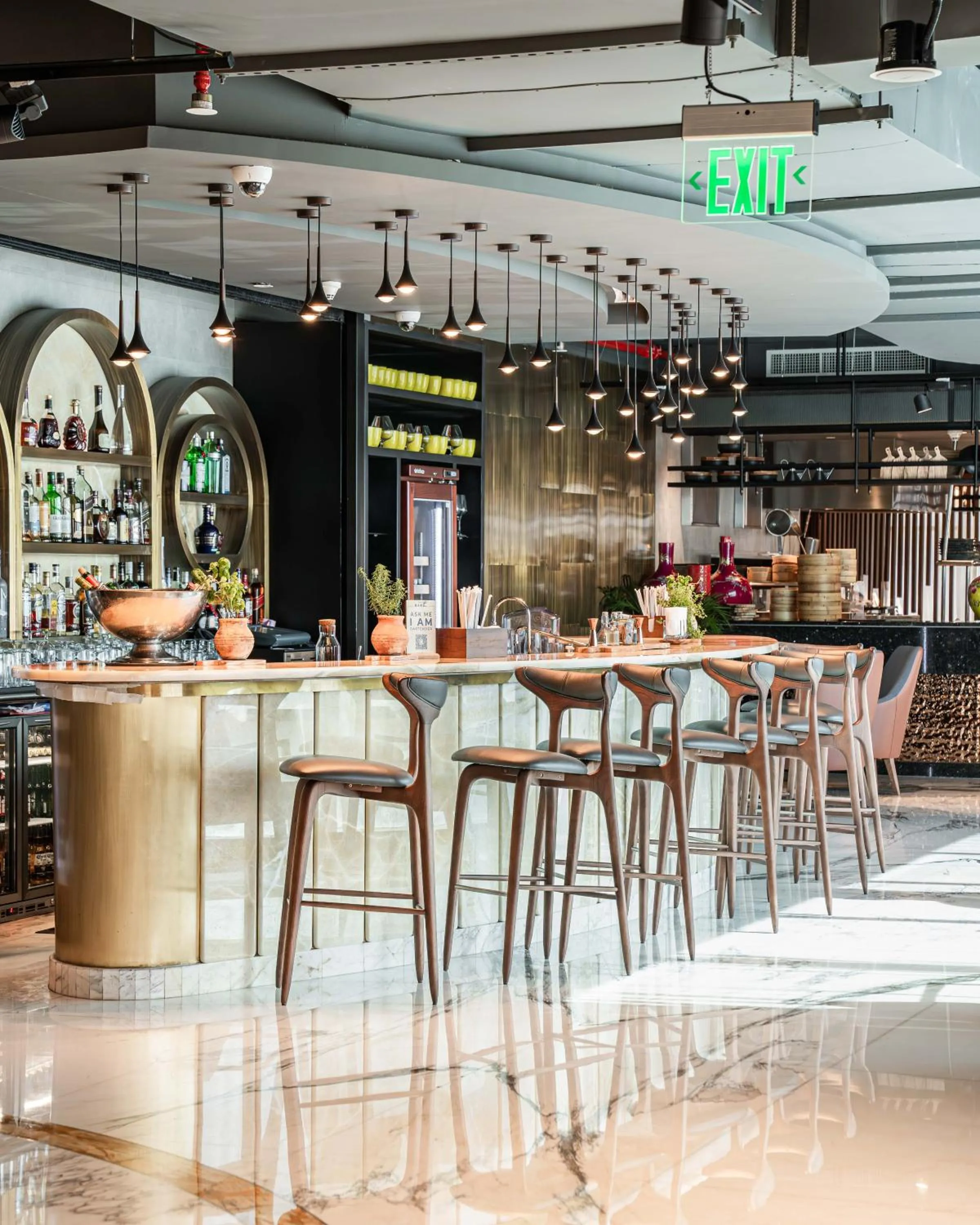 Lounge or bar in InterContinental Doha The City by IHG