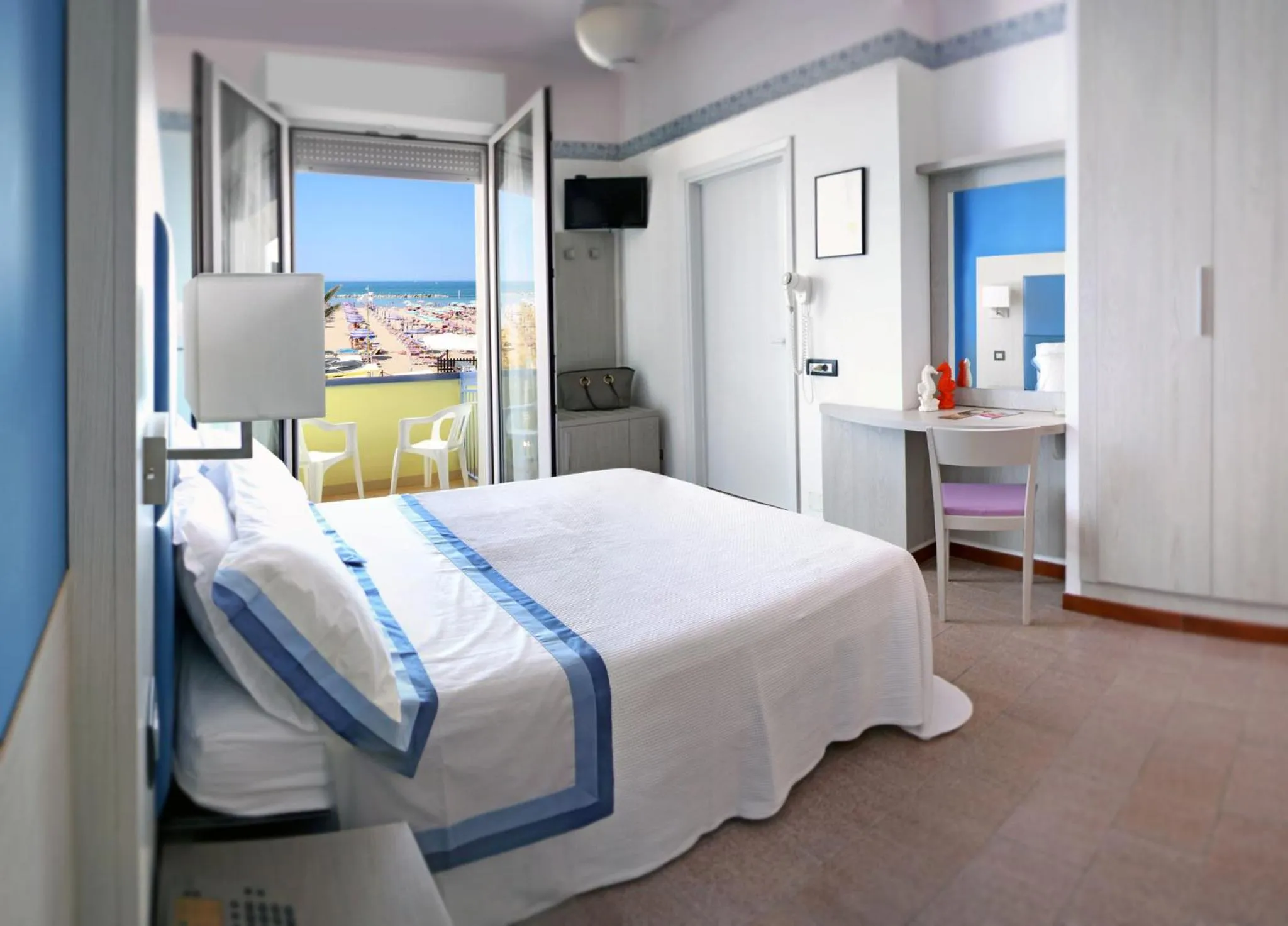 Photo of the whole room, Bed in Hotel Cavalluccio Marino