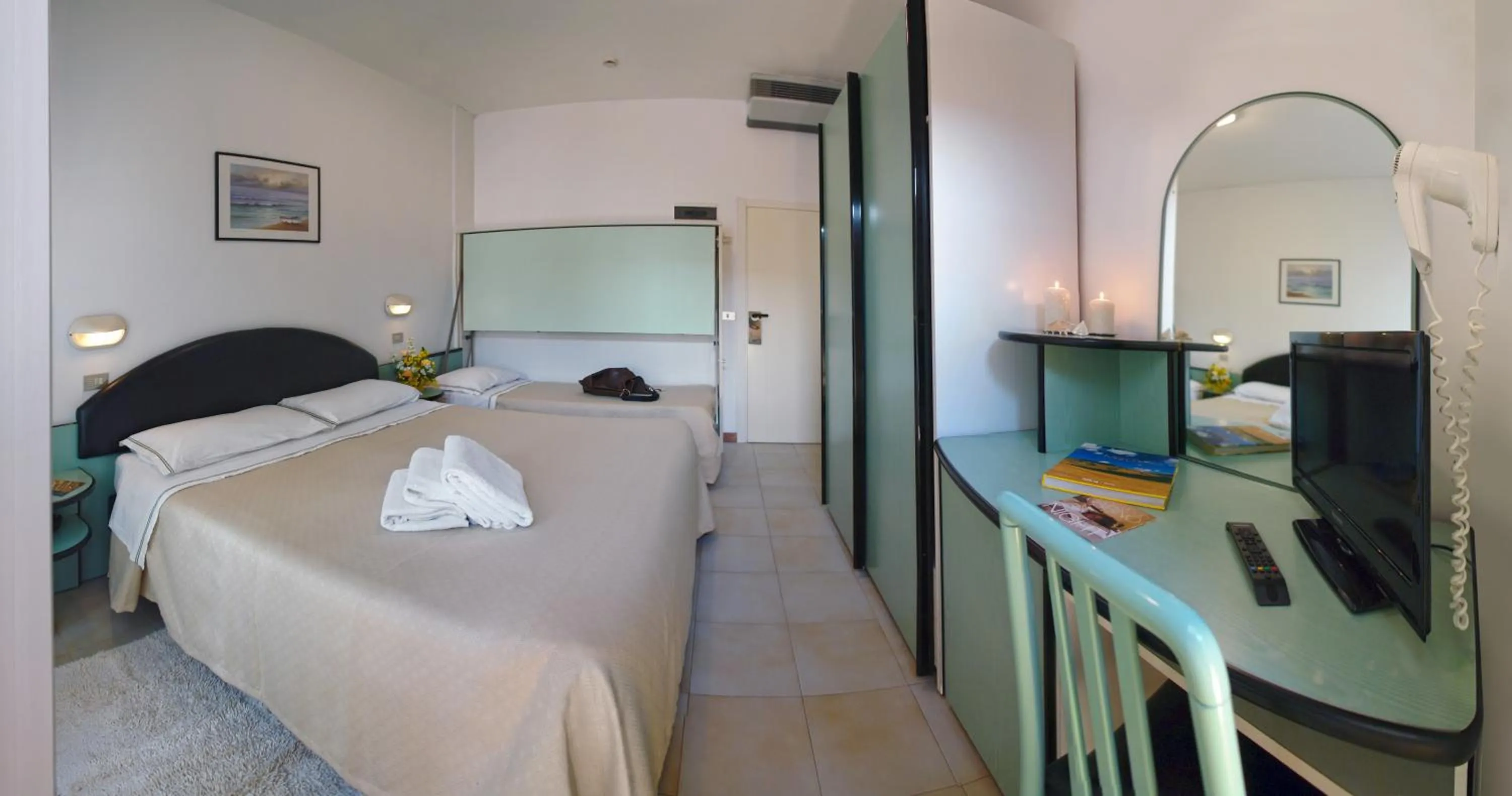 Photo of the whole room, Bed in Hotel Cavalluccio Marino