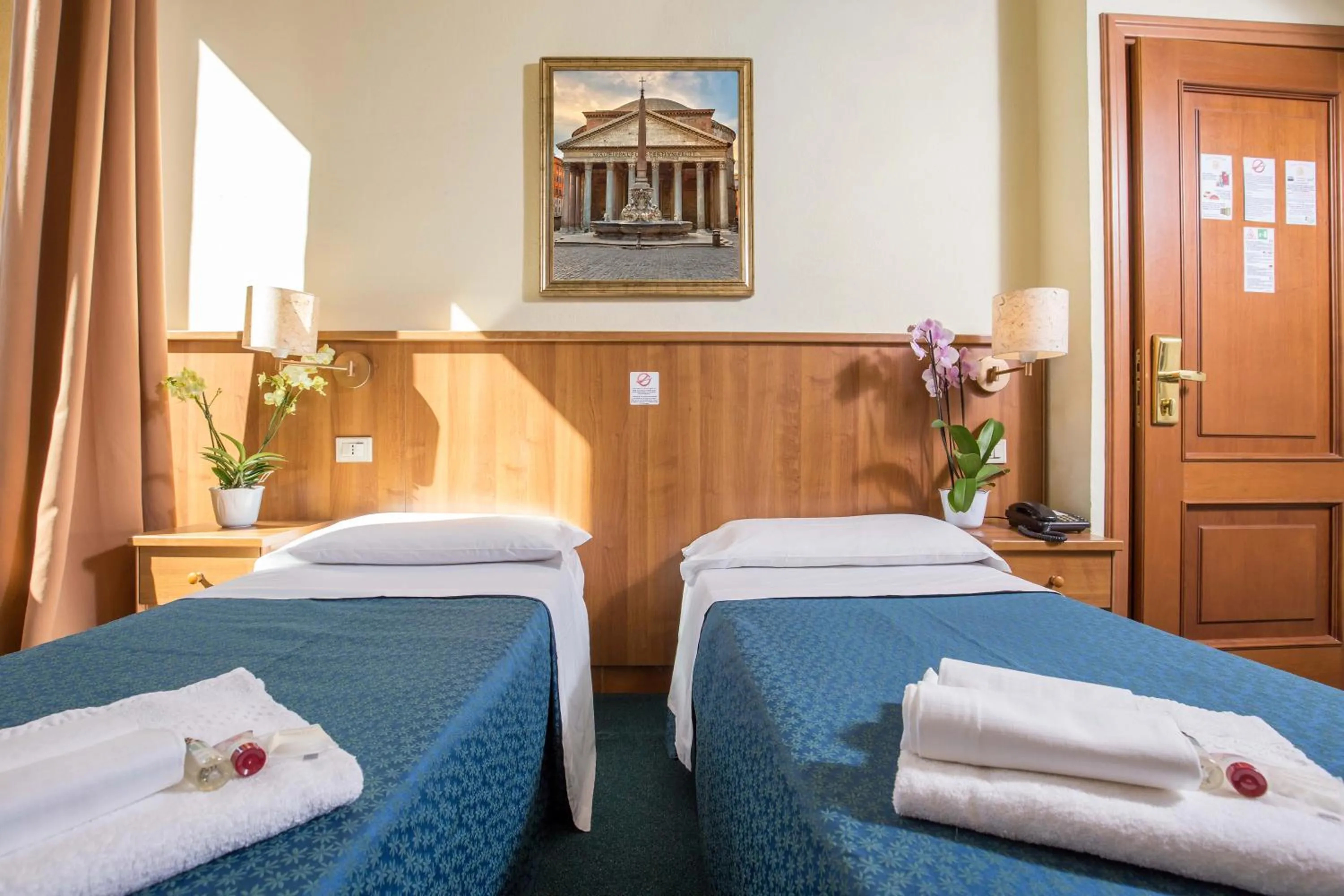 Bed in Hotel Trastevere