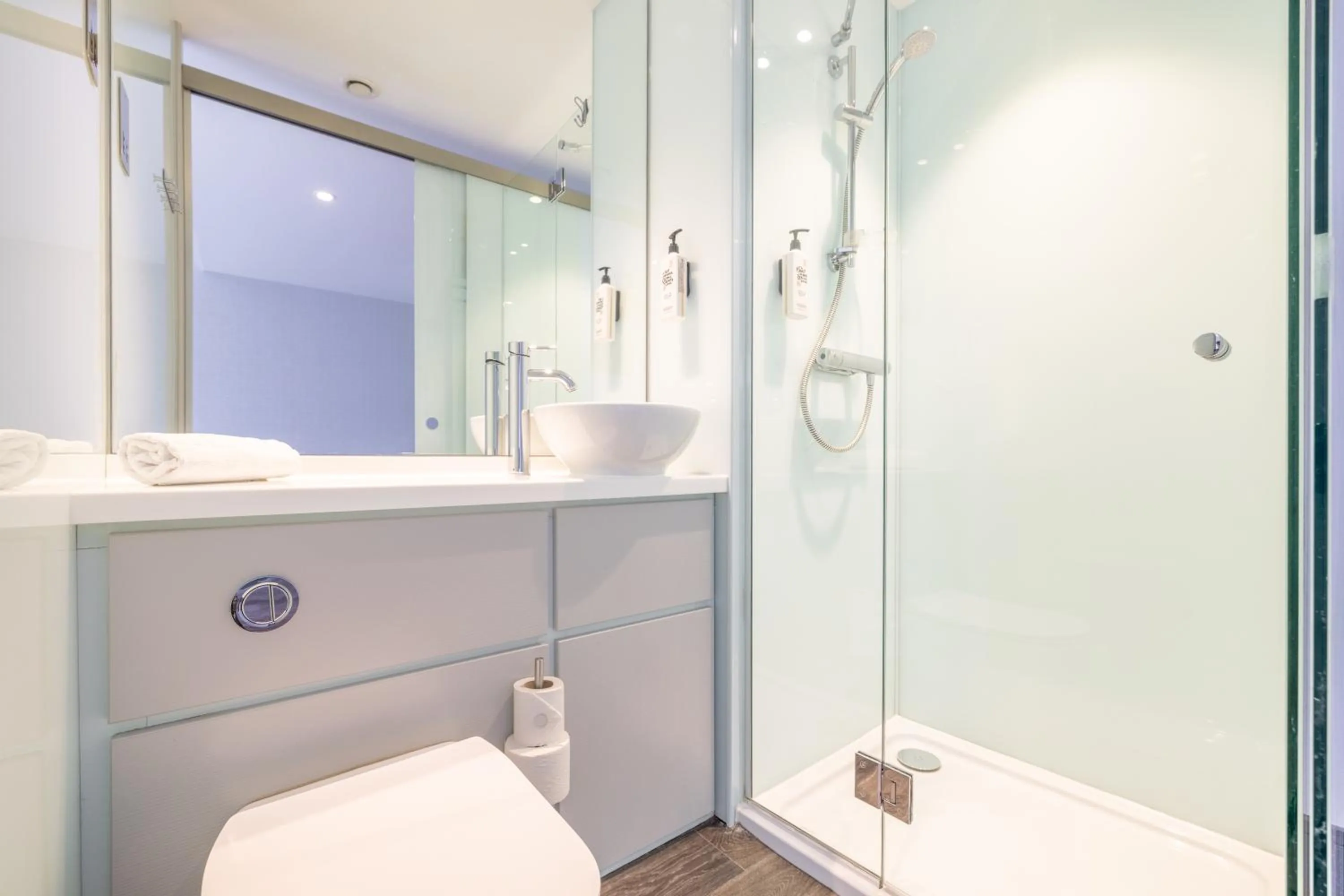 Shower in easyHotel Belfast