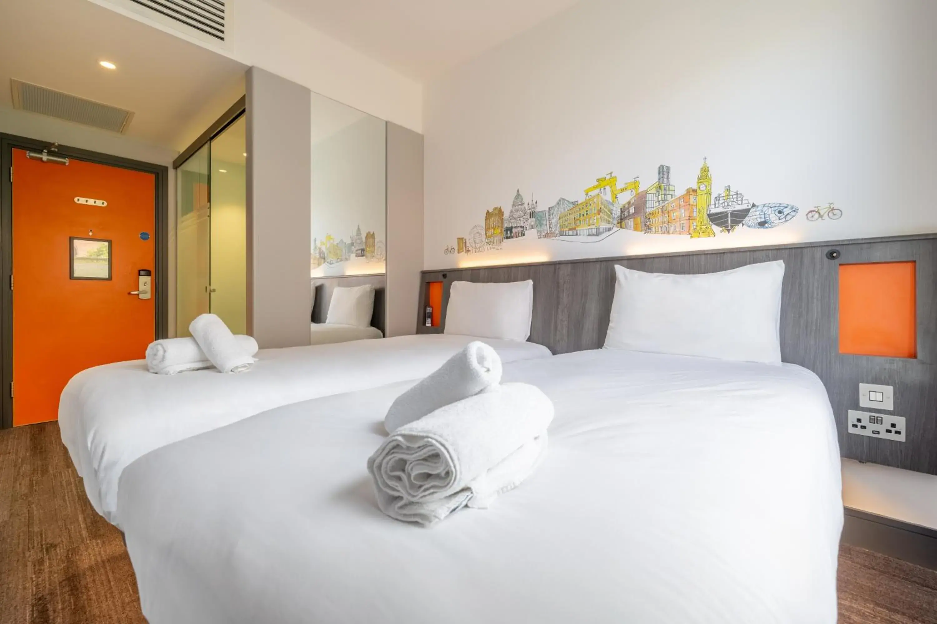 Small Twin Room in easyHotel Belfast Small Twin Room in easyHotel Belfast