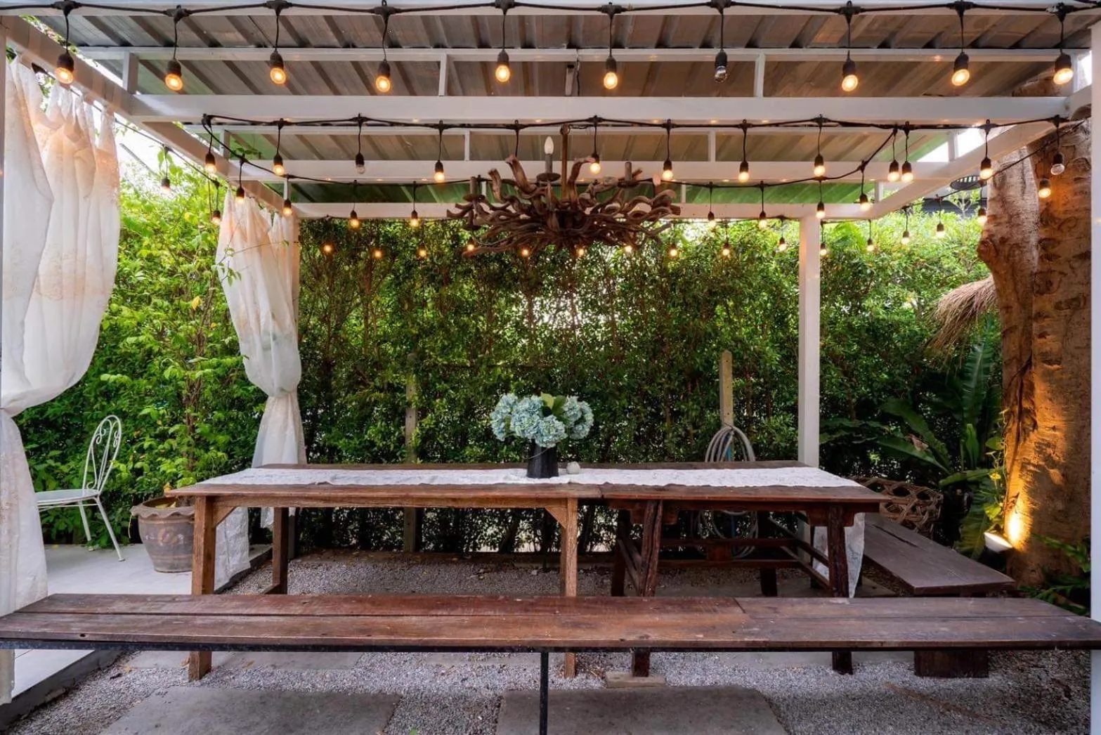 Secret garden pool villa