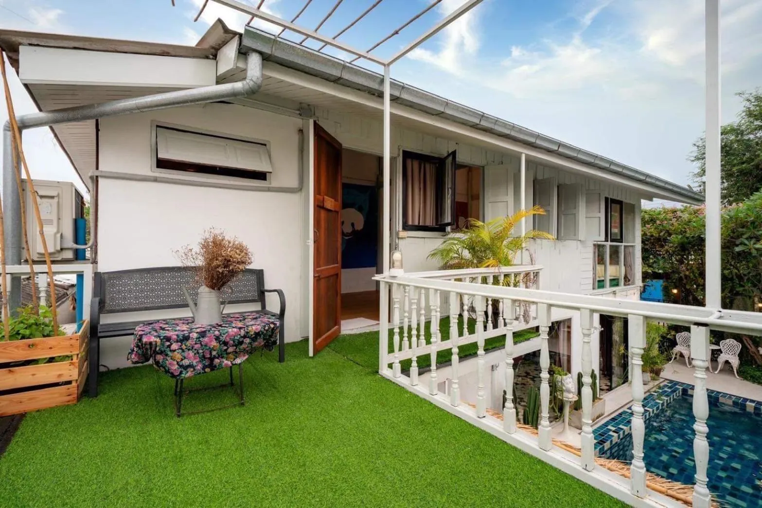 Secret garden pool villa