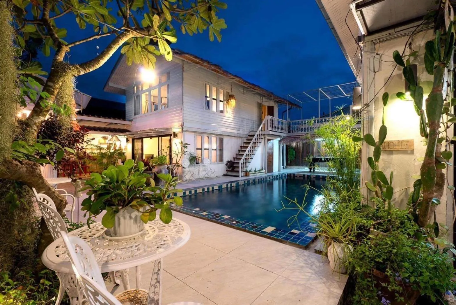 Secret garden pool villa