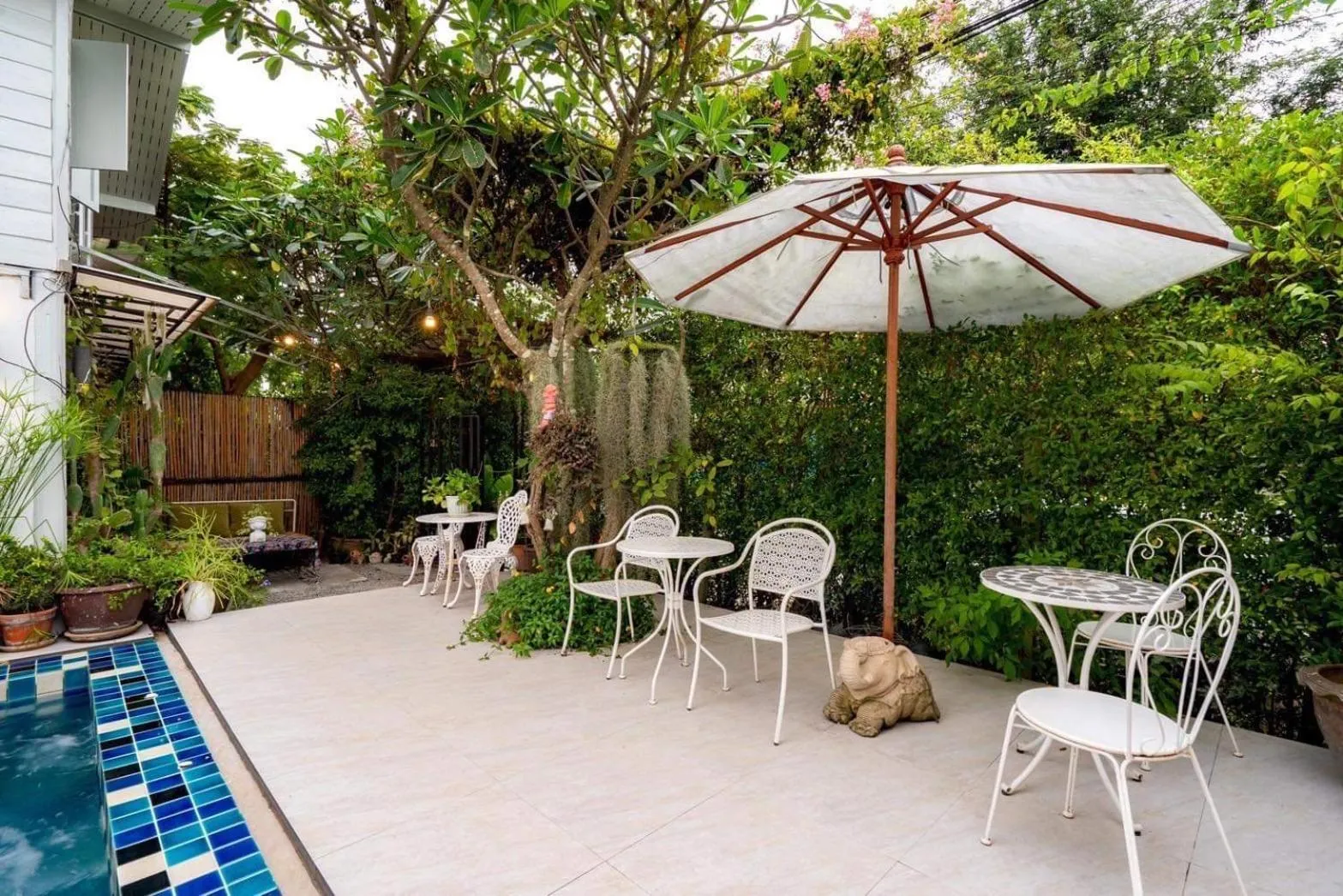 Secret garden pool villa