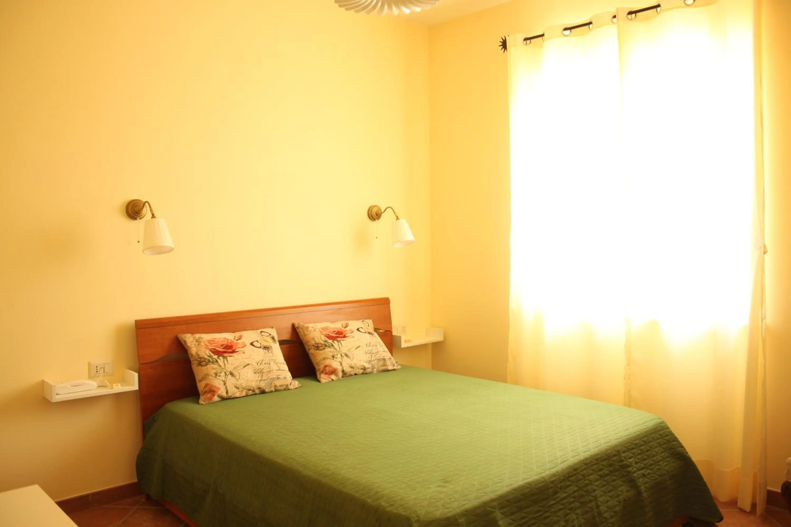 Bedroom, Bed in B&B Il Falco e l'Ulivo